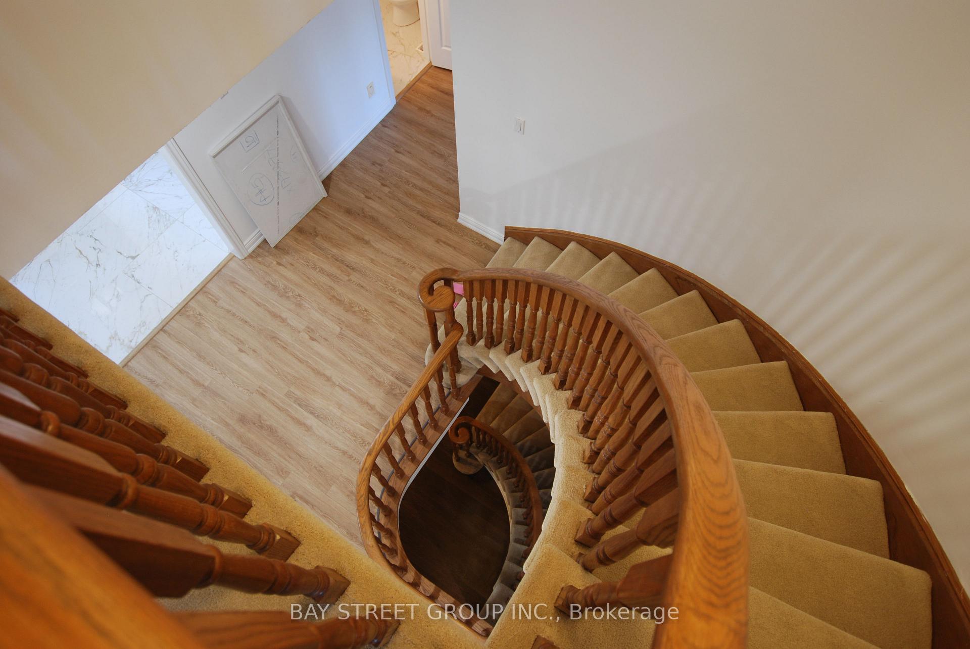 Photo 24 of 188 Timpson Drive, Aurora, Aurora Heights — HOMEH