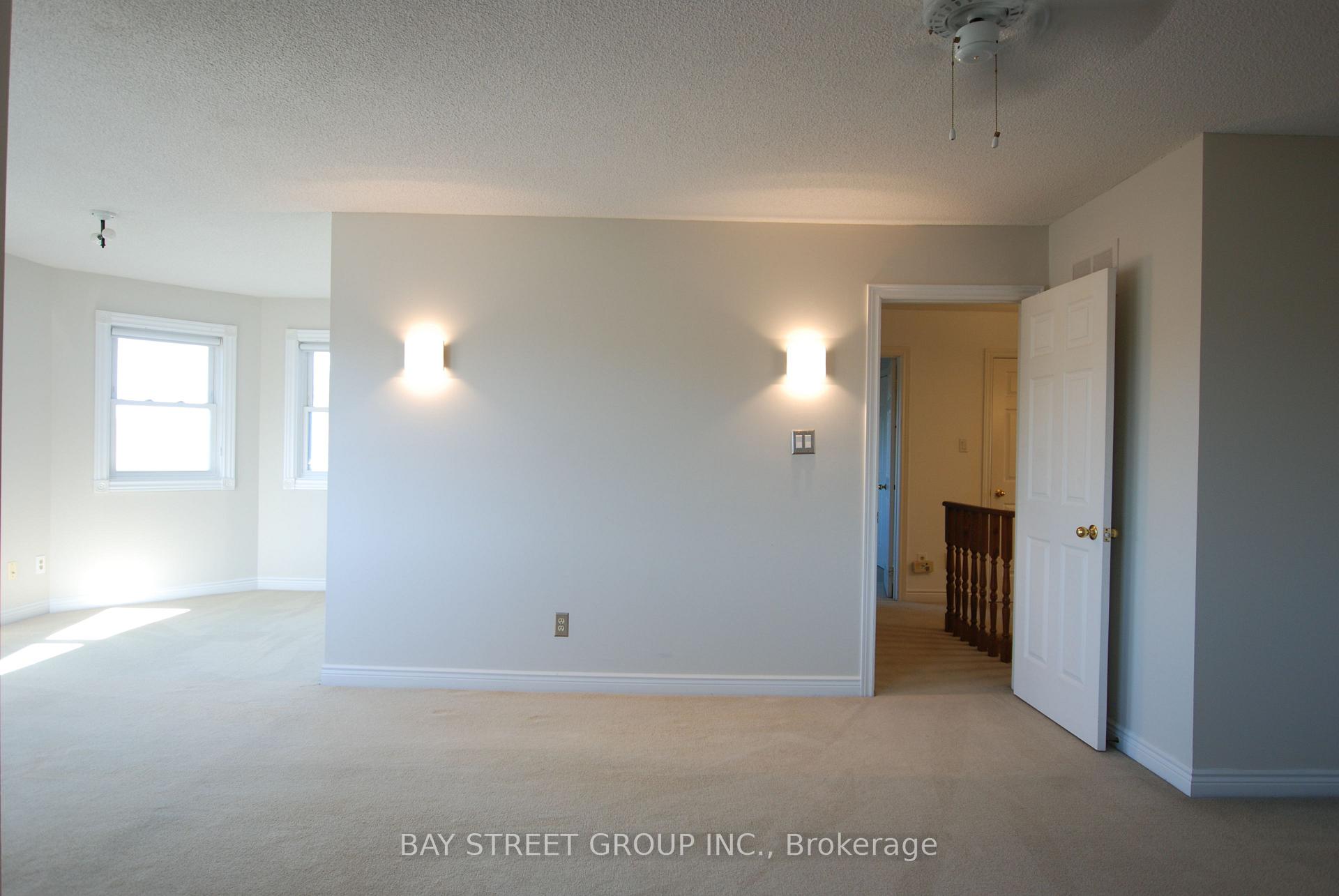 Photo 26 of 188 Timpson Drive, Aurora, Aurora Heights — HOMEH