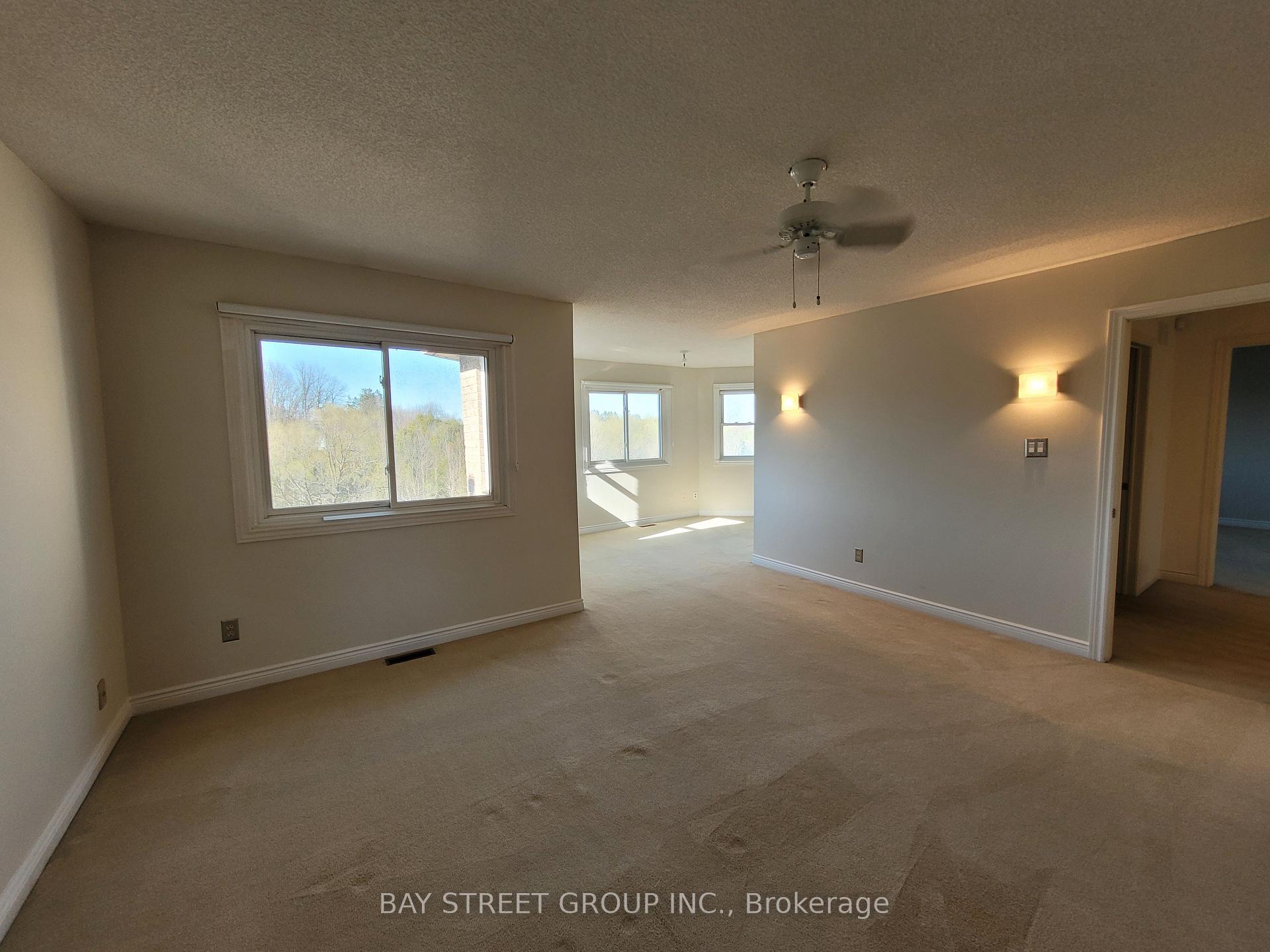 Photo 27 of 188 Timpson Drive, Aurora, Aurora Heights — HOMEH