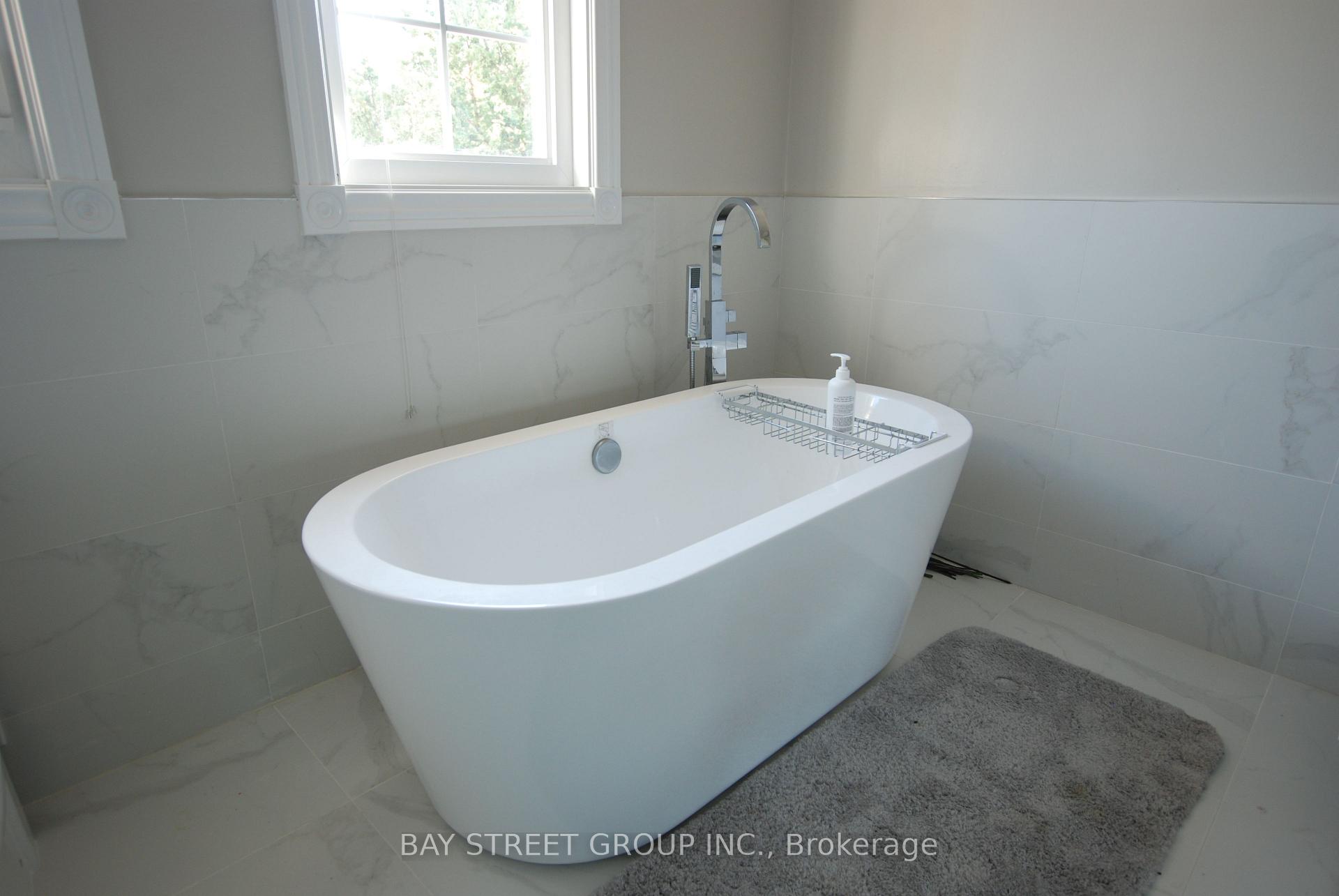 Photo 29 of 188 Timpson Drive, Aurora, Aurora Heights — HOMEH