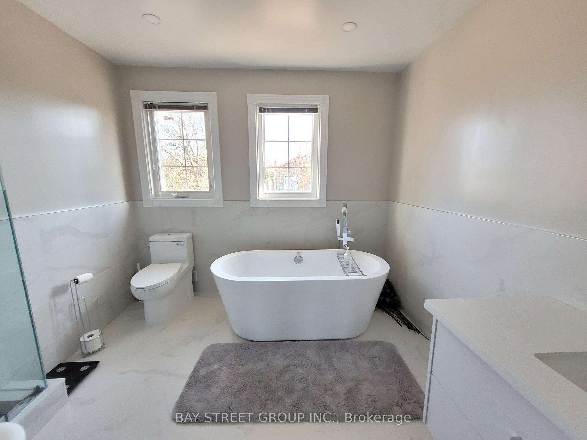 Photo 31 of 188 Timpson Drive, Aurora, Aurora Heights — HOMEH