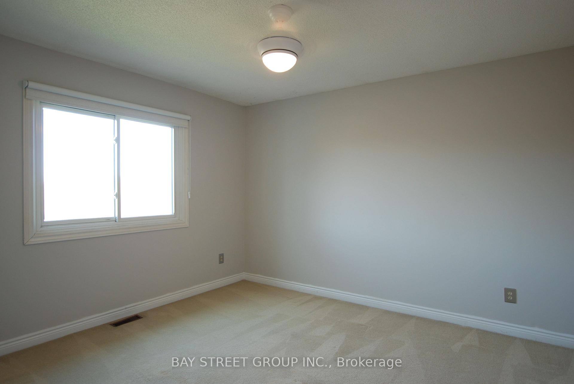 Photo 32 of 188 Timpson Drive, Aurora, Aurora Heights — HOMEH