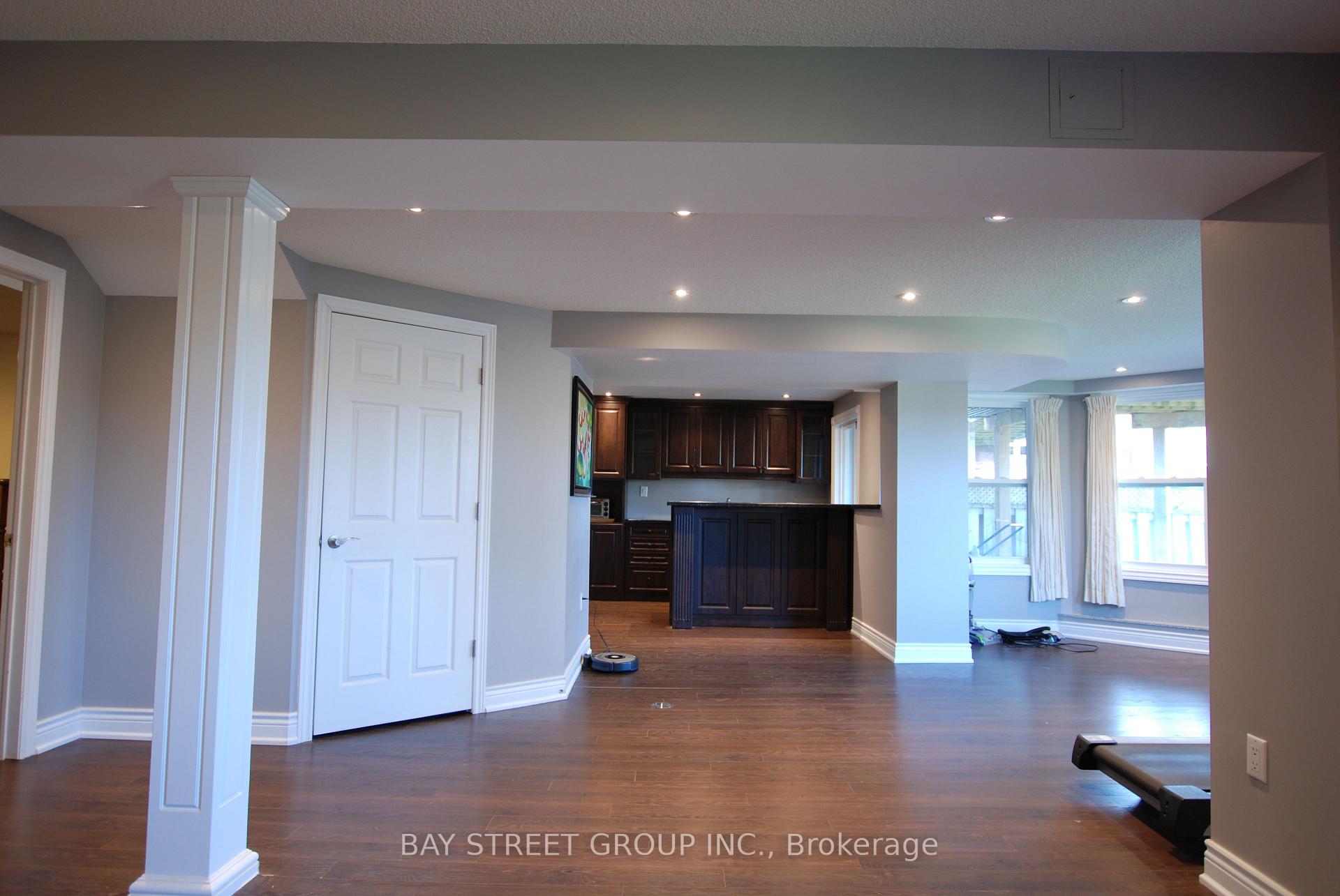 Photo 35 of 188 Timpson Drive, Aurora, Aurora Heights — HOMEH