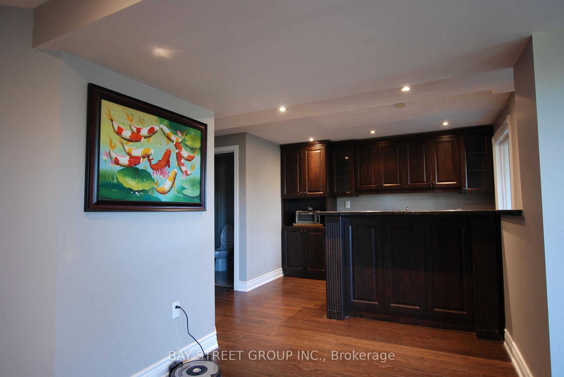Photo 37 of 188 Timpson Drive, Aurora, Aurora Heights — HOMEH
