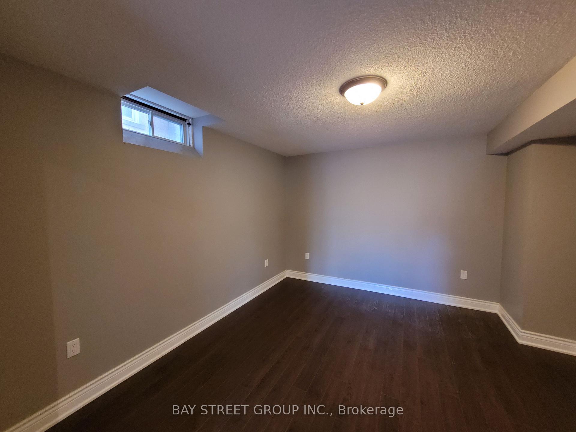 Photo 42 of 188 Timpson Drive, Aurora, Aurora Heights — HOMEH