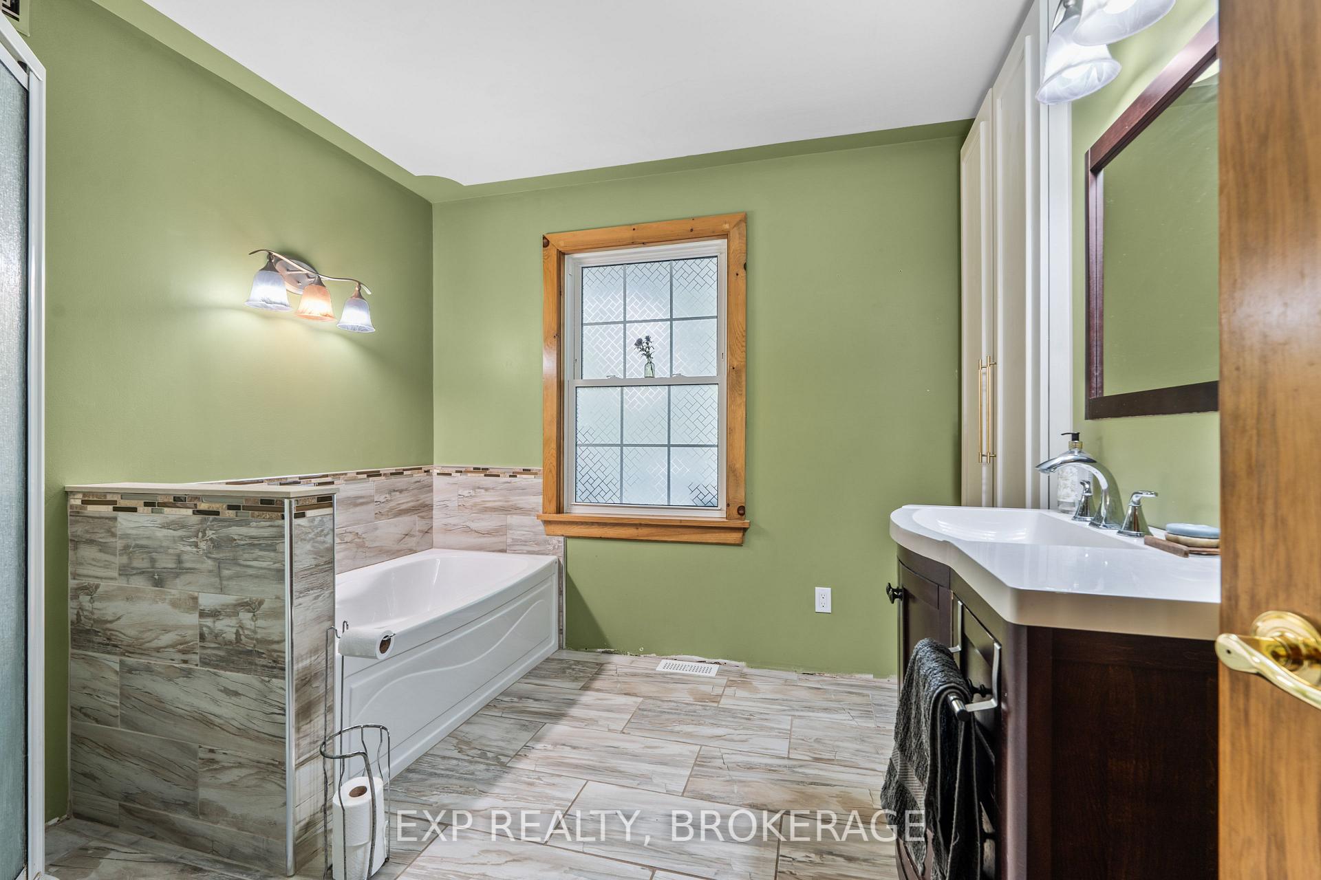 Photo 20 of 96 Bridle Path Lane, Frontenac, Frontenac South — HOMEH