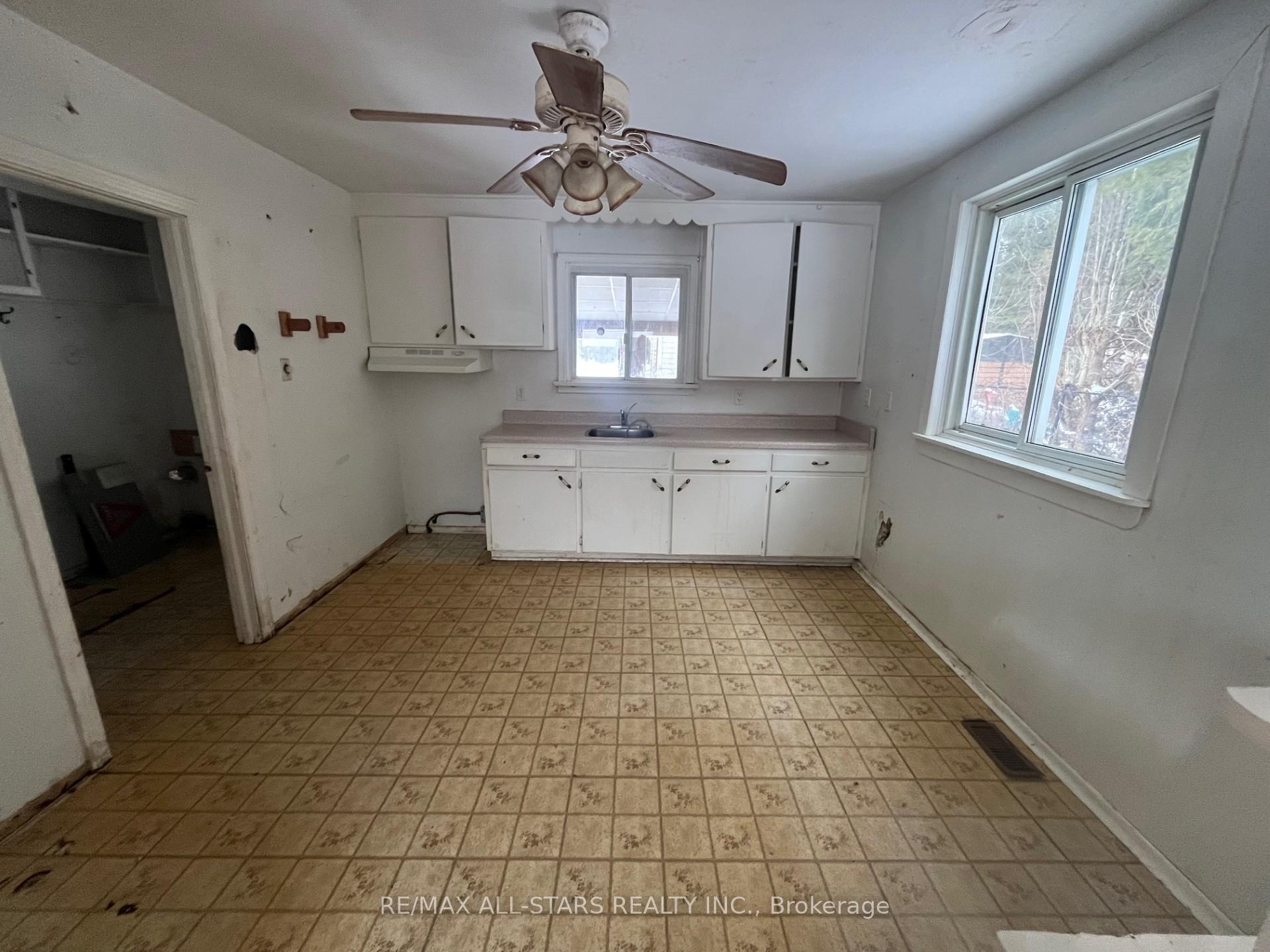 Photo 10 of 23 Lindell Road, Georgina, Pefferlaw — HOMEH