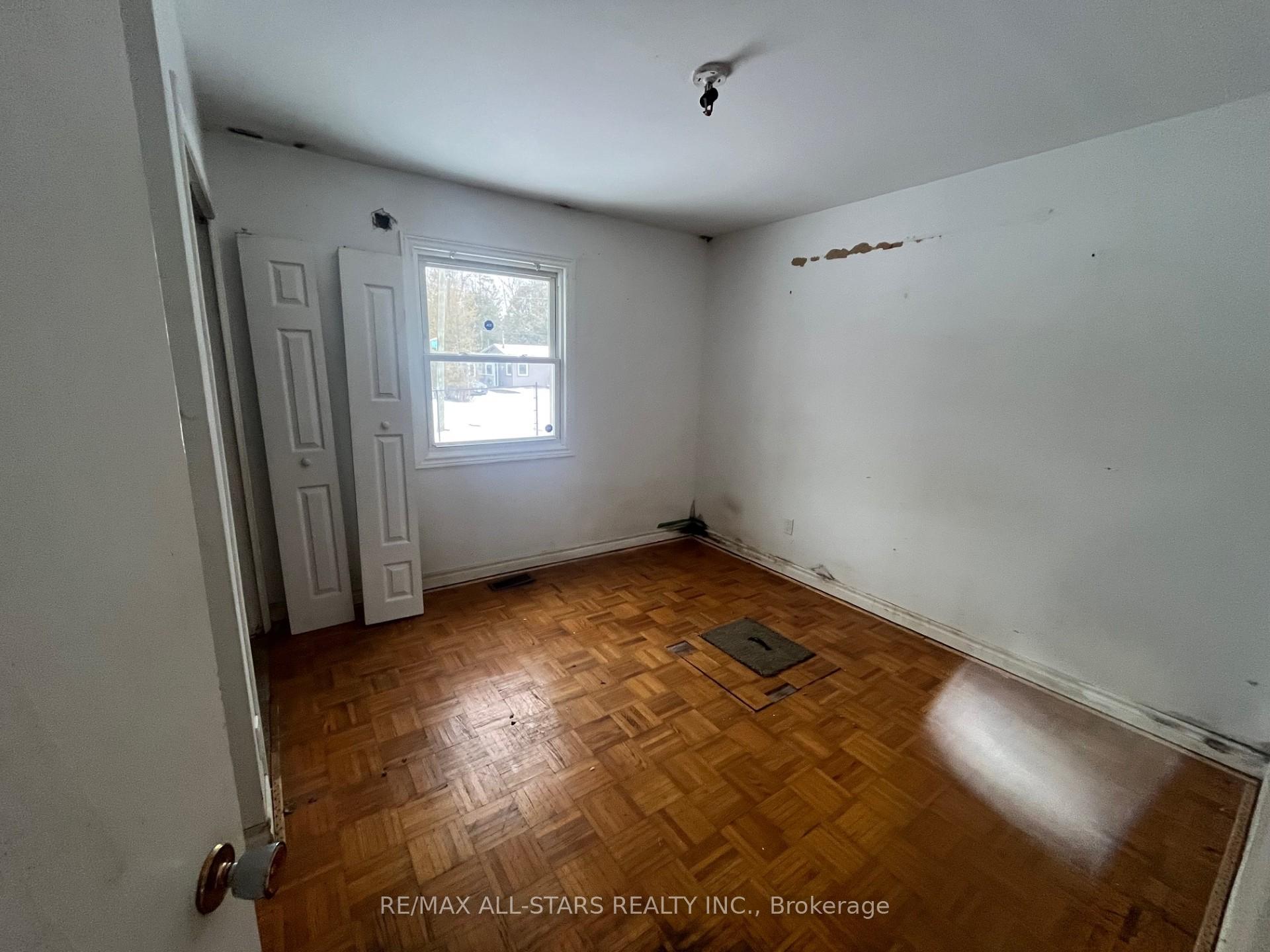 Photo 11 of 23 Lindell Road, Georgina, Pefferlaw — HOMEH