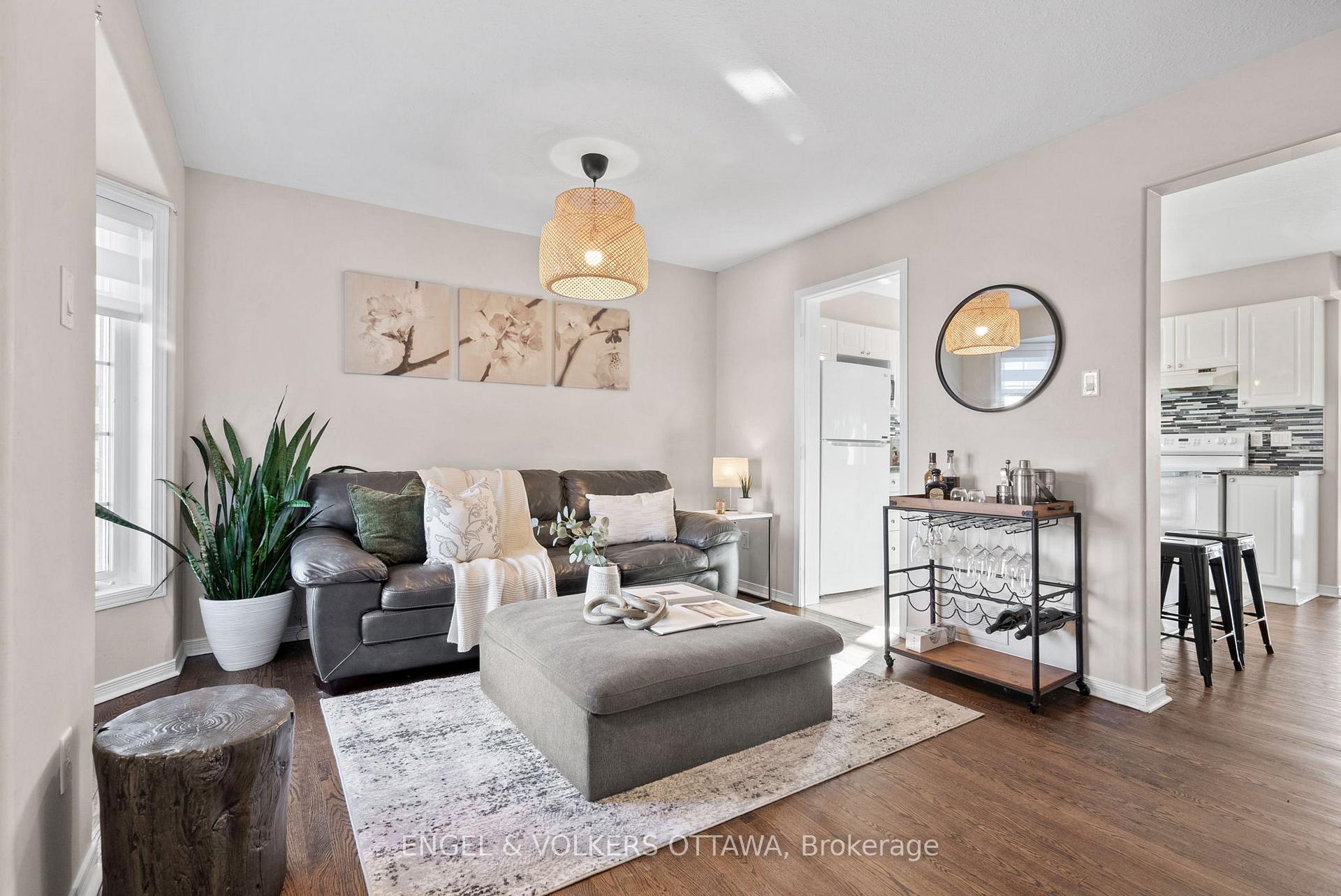 Photo 6 of 47 Splinter Crescent, Ottawa, Fairfield Heights — HOMEH
