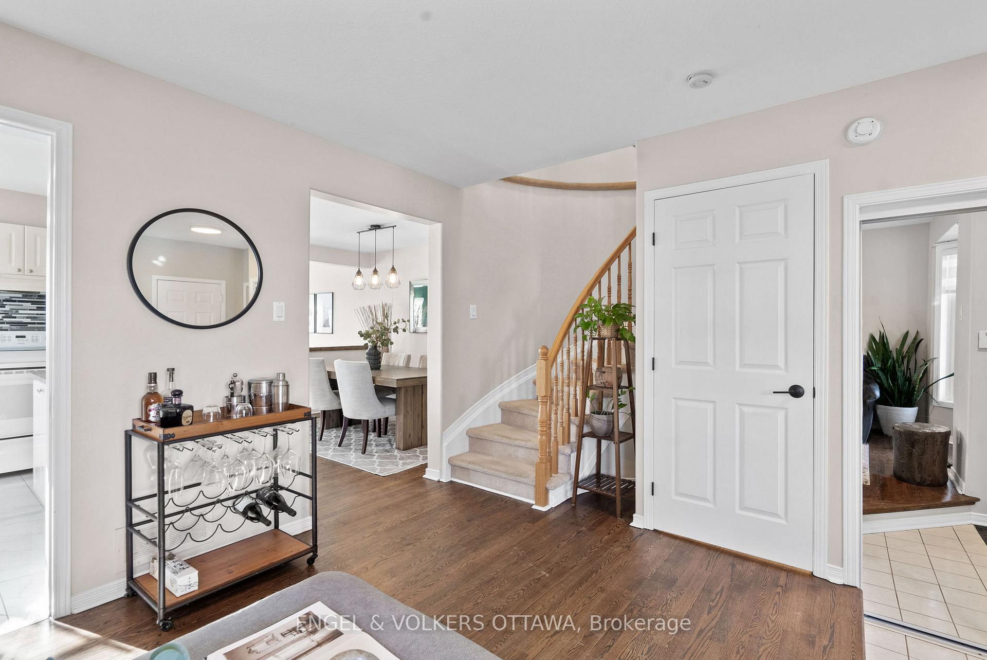 Photo 4 of 47 Splinter Crescent, Ottawa, Fairfield Heights — HOMEH