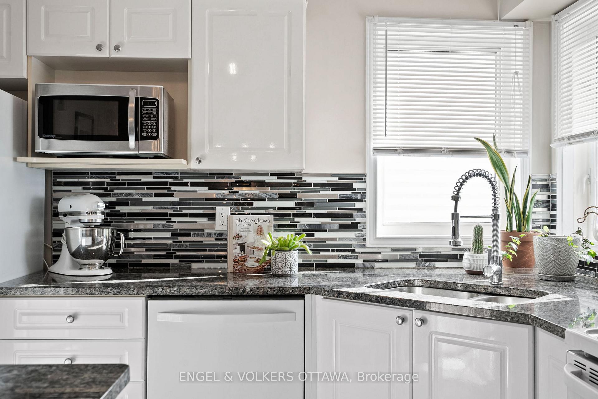 Photo 13 of 47 Splinter Crescent, Ottawa, Fairfield Heights — HOMEH