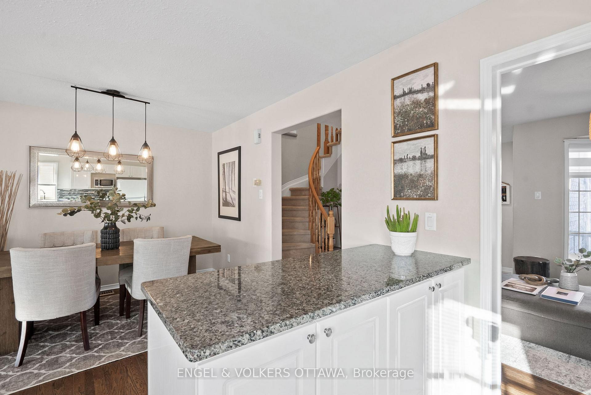 Photo 12 of 47 Splinter Crescent, Ottawa, Fairfield Heights — HOMEH
