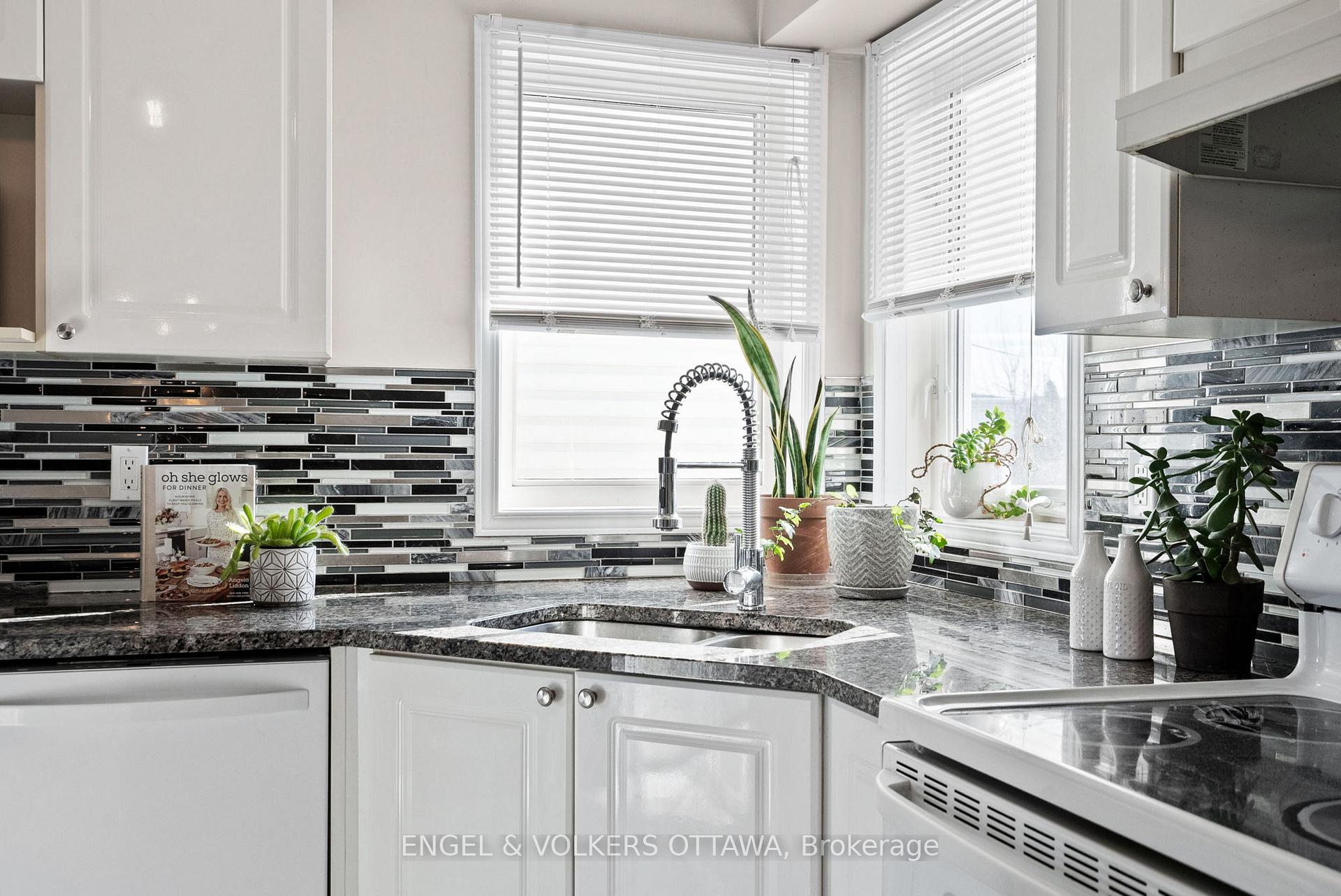 Photo 15 of 47 Splinter Crescent, Ottawa, Fairfield Heights — HOMEH