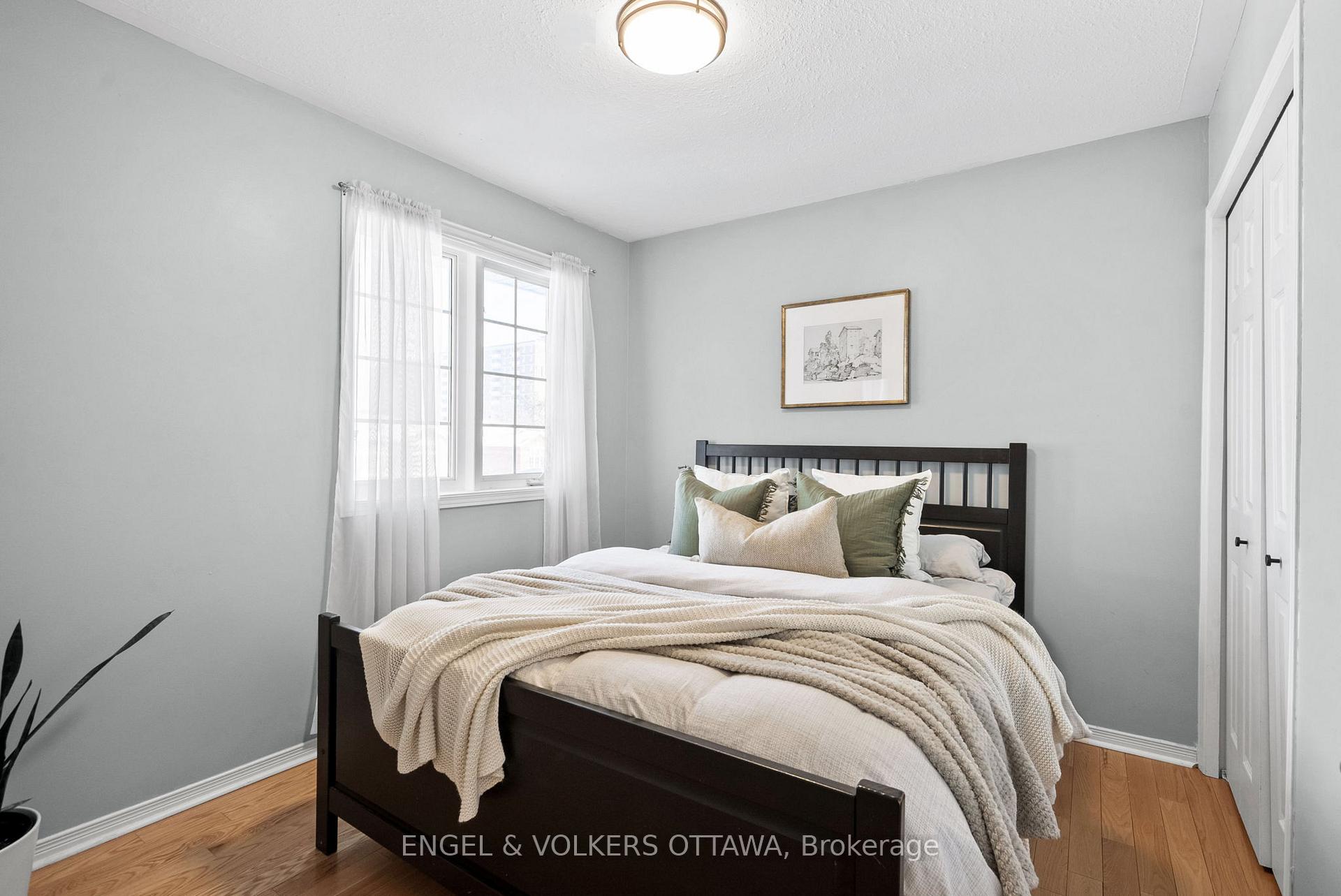 Photo 17 of 47 Splinter Crescent, Ottawa, Fairfield Heights — HOMEH