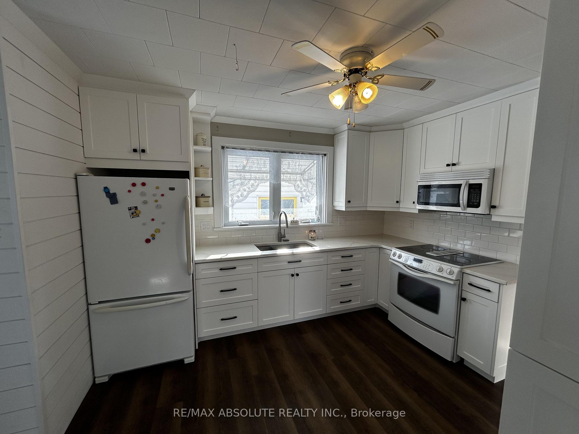 Photo 4 of 68 Daniel Street S, Arnprior — HOMEH