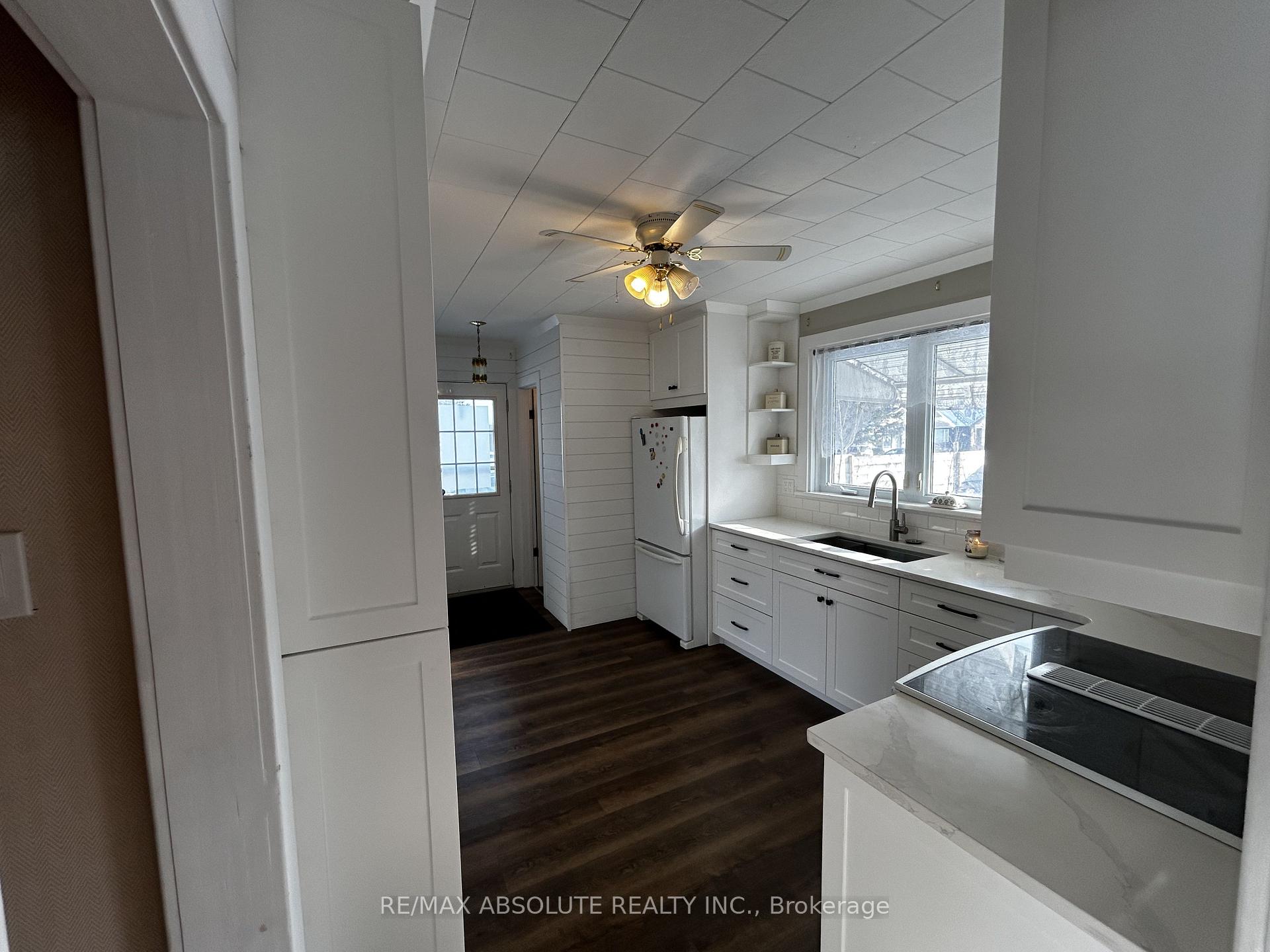 Photo 3 of 68 Daniel Street S, Arnprior — HOMEH