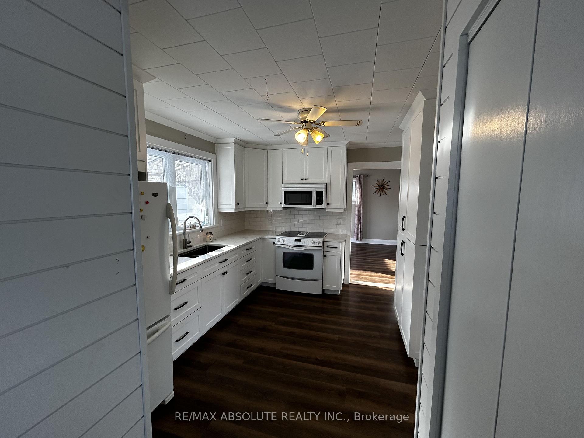 Photo 7 of 68 Daniel Street S, Arnprior — HOMEH