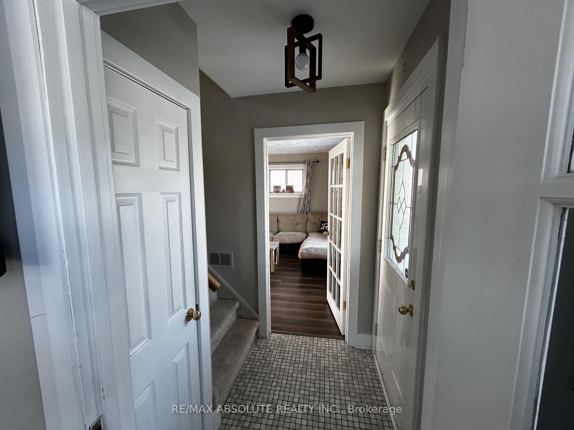 Photo 8 of 68 Daniel Street S, Arnprior — HOMEH
