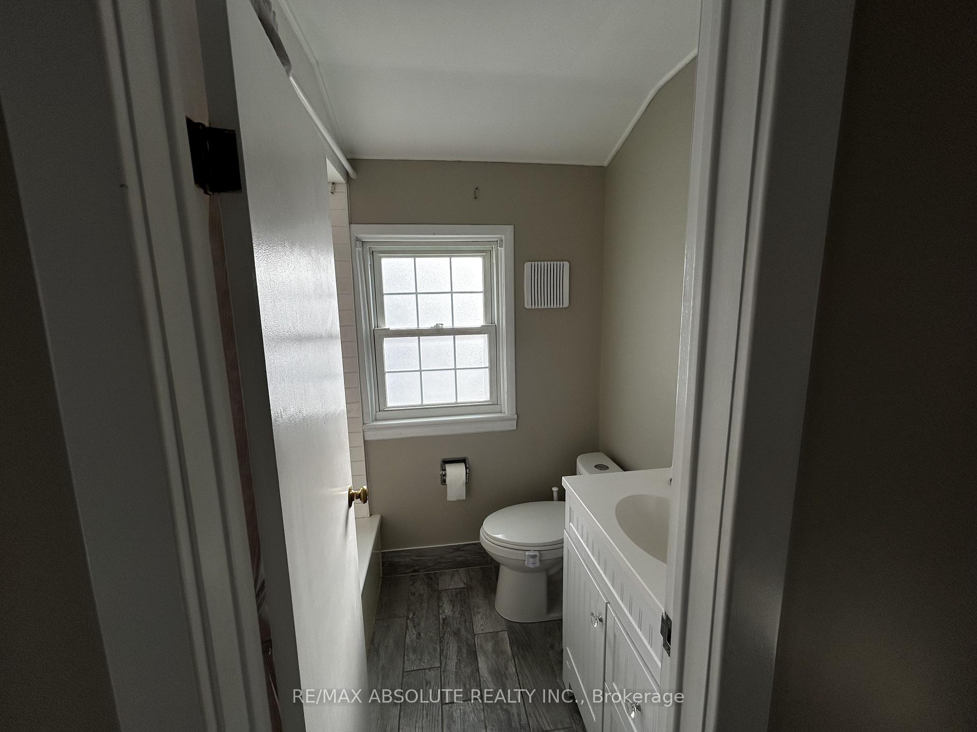 Photo 14 of 68 Daniel Street S, Arnprior — HOMEH