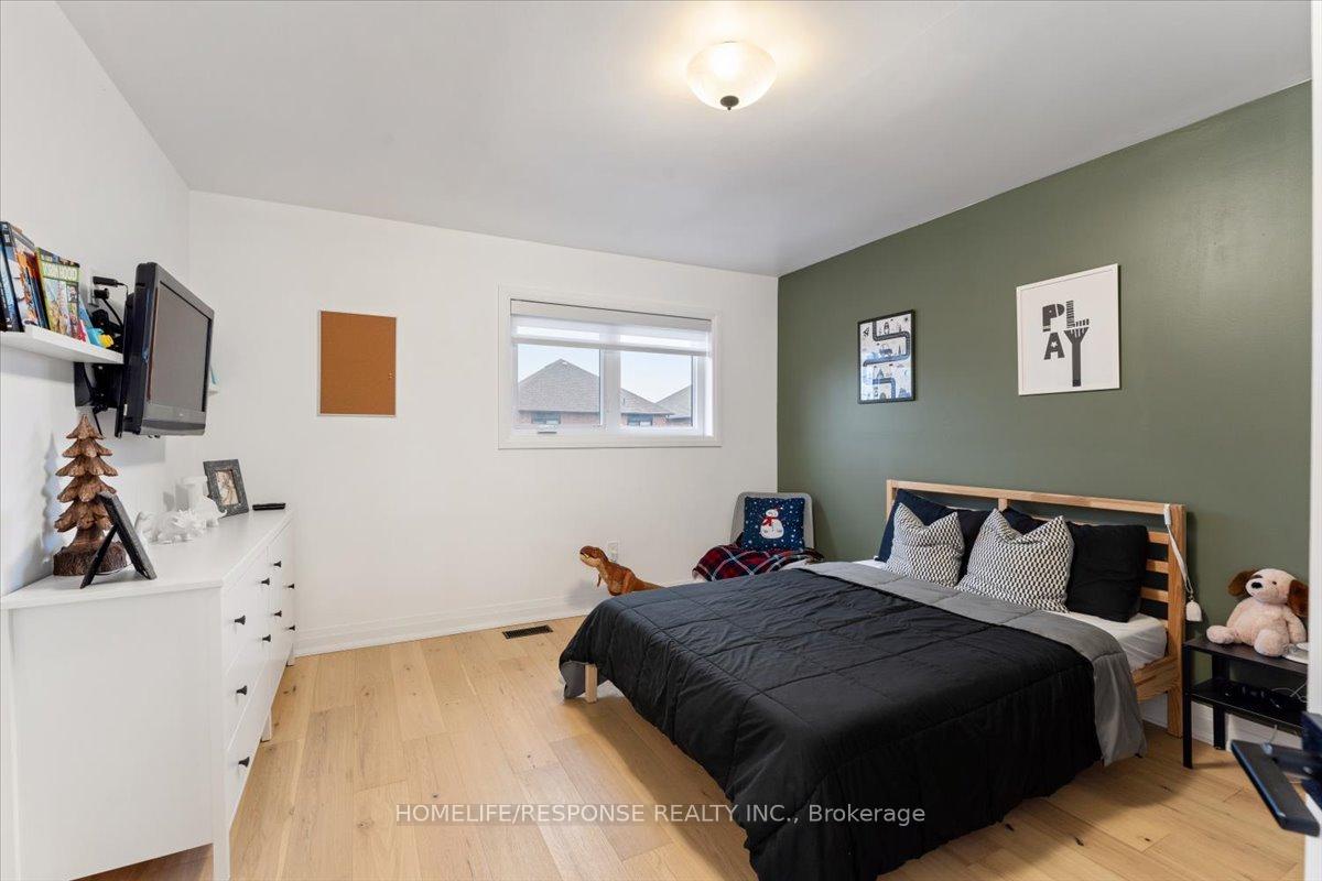 Photo 27 of 35 Chester Crescent, Halton Hills, Georgetown — HOMEH