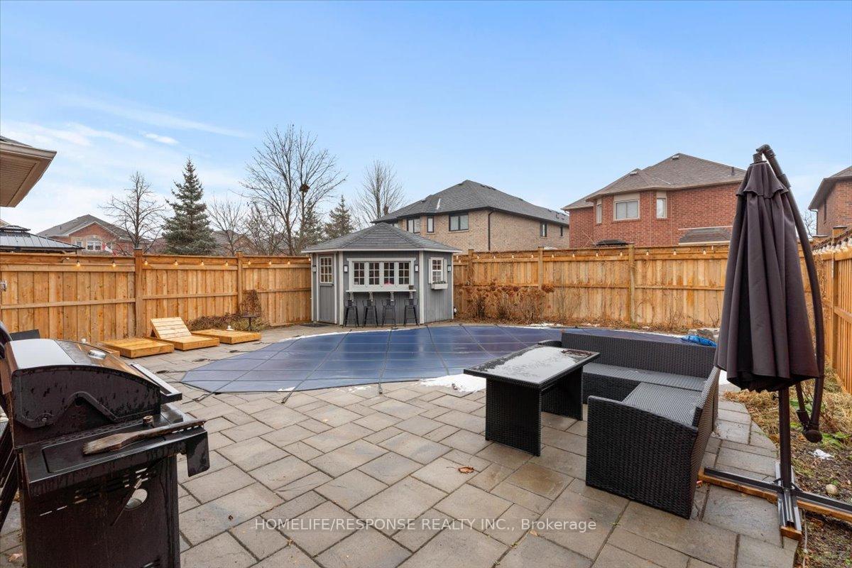 Photo 38 of 35 Chester Crescent, Halton Hills, Georgetown — HOMEH