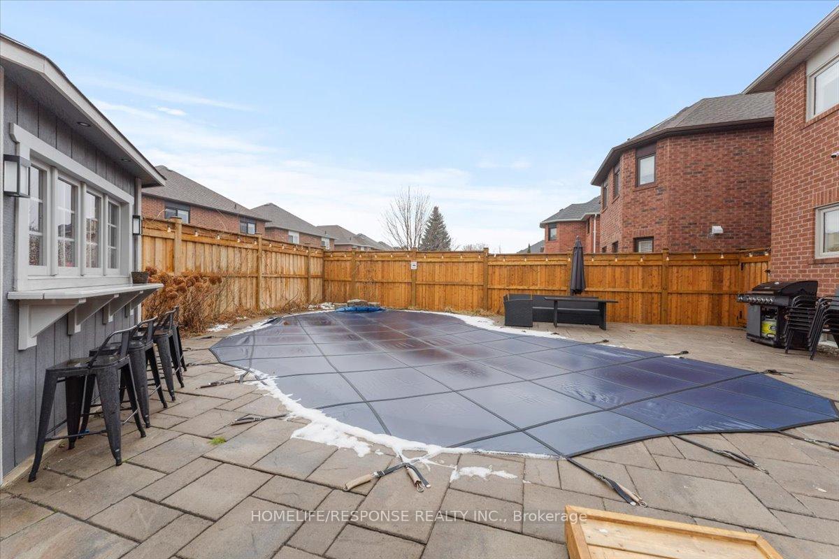 Photo 39 of 35 Chester Crescent, Halton Hills, Georgetown — HOMEH