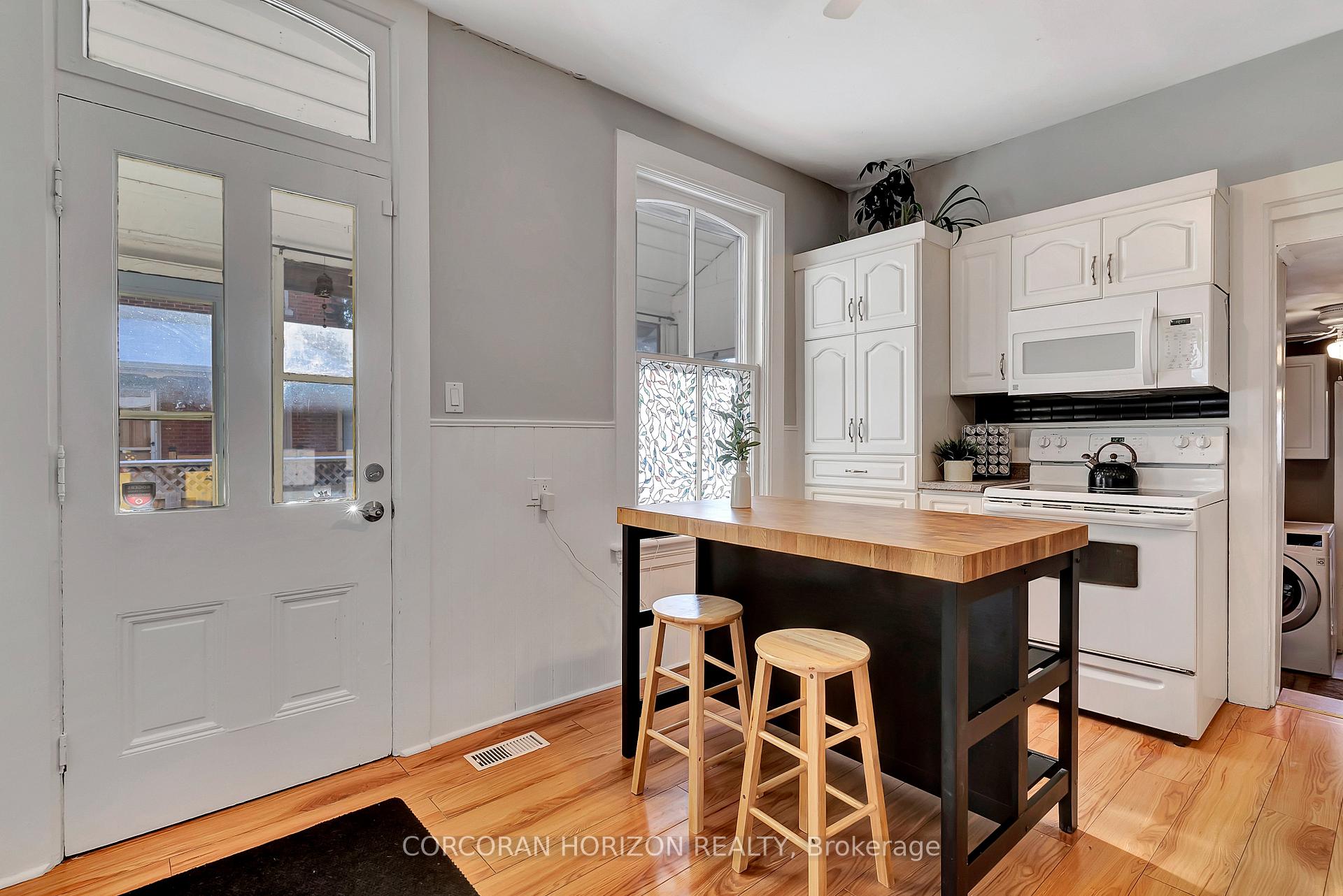 Photo 14 of 120 Grand Avenue S, Cambridge — HOMEH