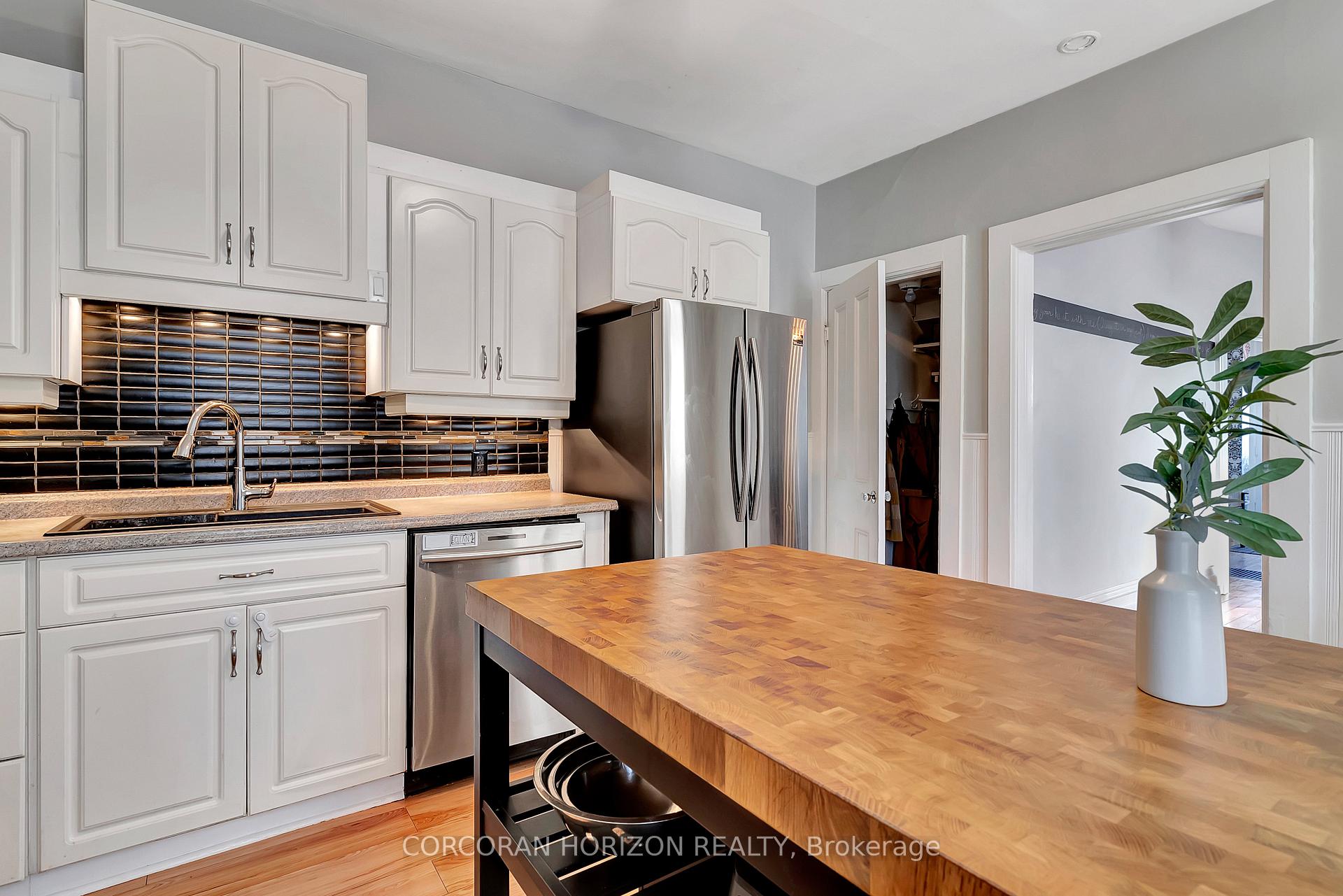 Photo 16 of 120 Grand Avenue S, Cambridge — HOMEH