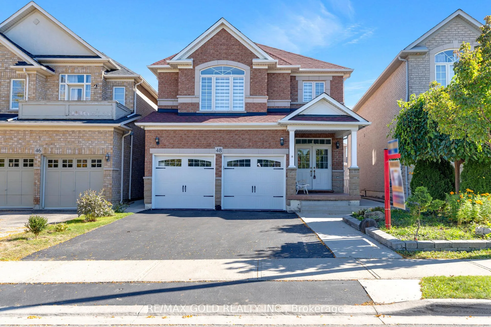 Front of 48 Fountainview Way