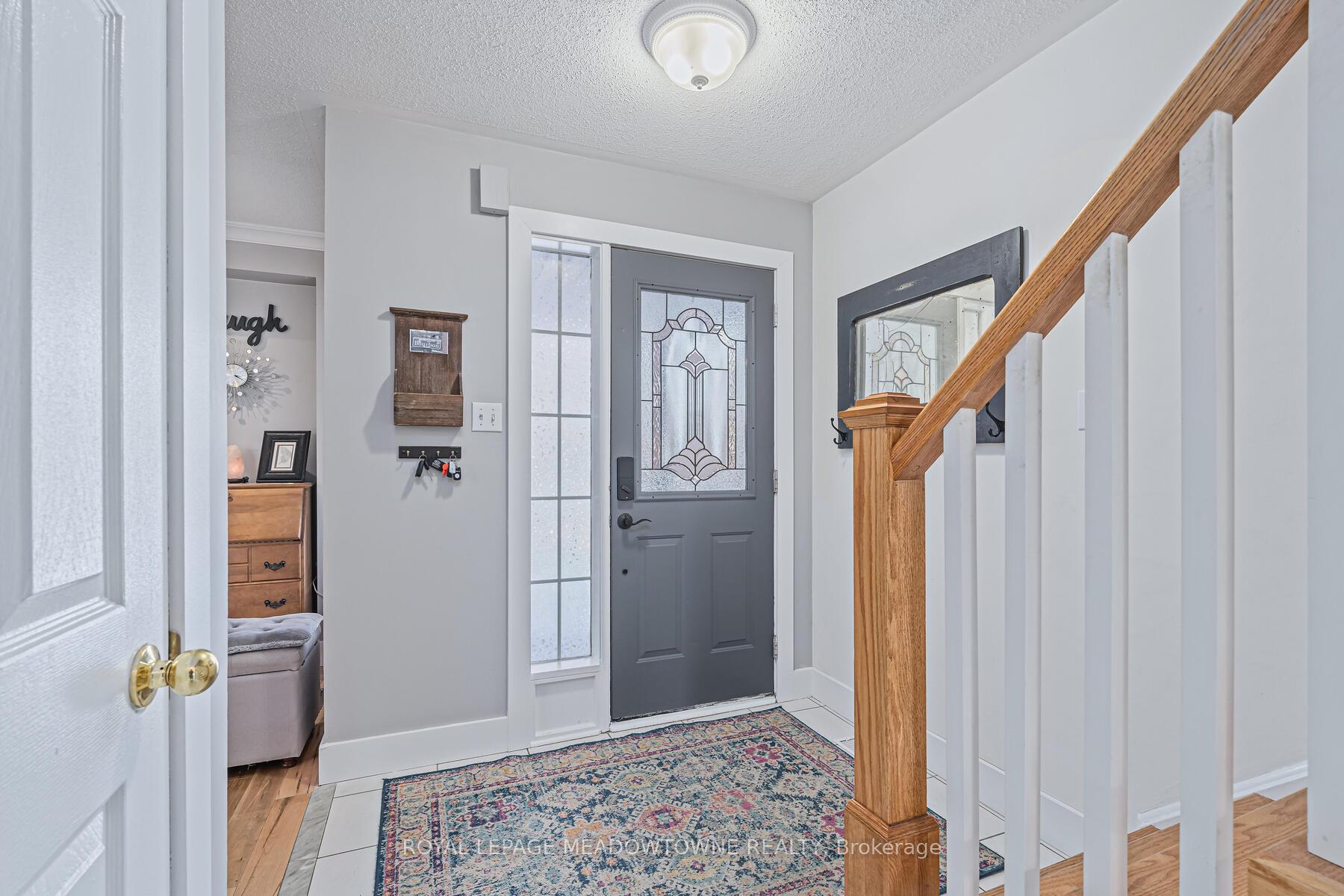 Photo 4 of 22 Stone Street, Halton Hills, Georgetown — HOMEH