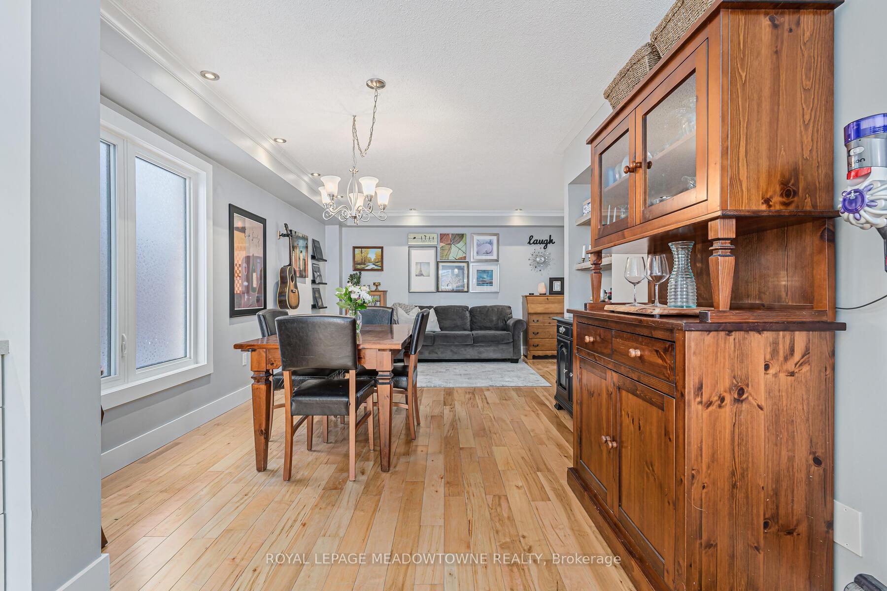 Photo 11 of 22 Stone Street, Halton Hills, Georgetown — HOMEH