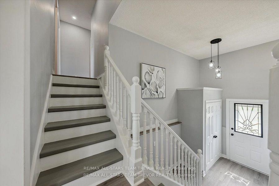 Photo 15 of 238 Pine Beach Drive, Georgina, Keswick South — HOMEH