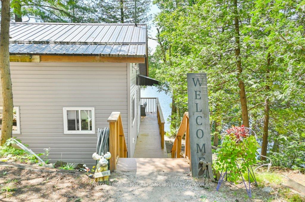 Photo 6 of 1092 1096 Ridge Lane, Frontenac, Frontenac North — HOMEH