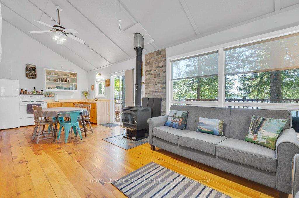 Photo 9 of 1092 1096 Ridge Lane, Frontenac, Frontenac North — HOMEH