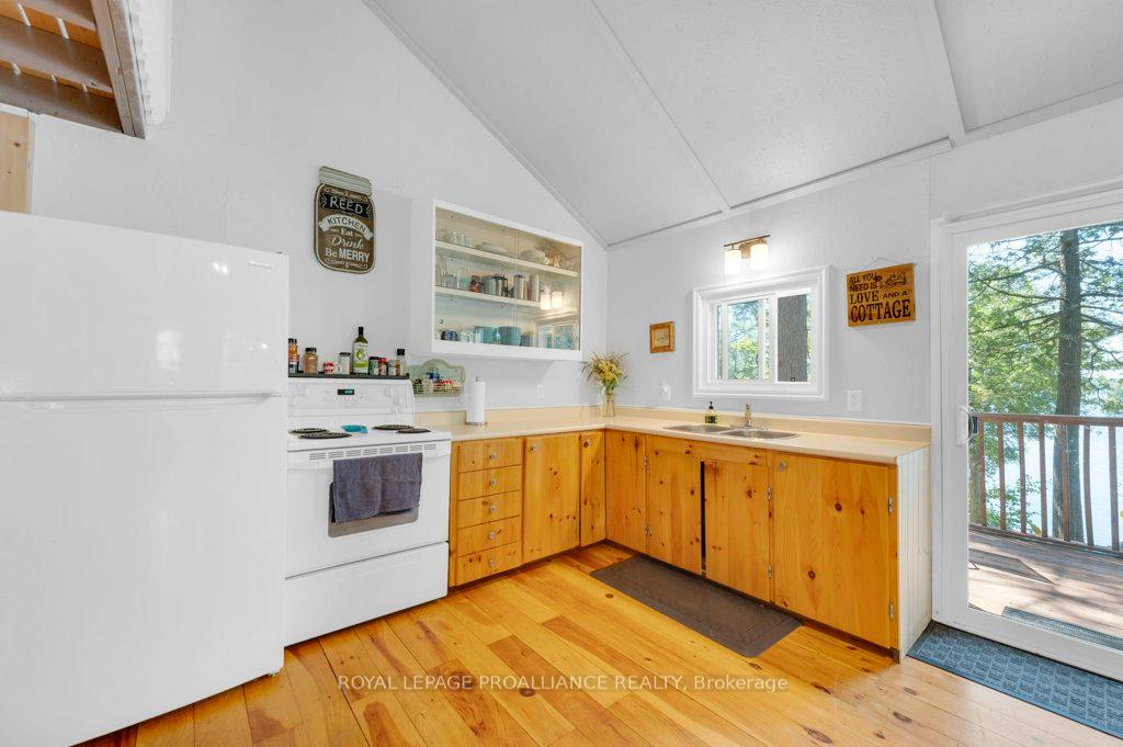 Photo 13 of 1092 1096 Ridge Lane, Frontenac, Frontenac North — HOMEH