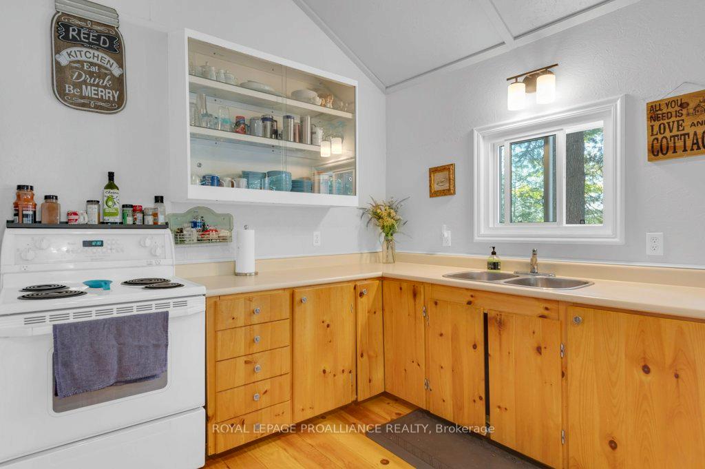 Photo 15 of 1092 1096 Ridge Lane, Frontenac, Frontenac North — HOMEH