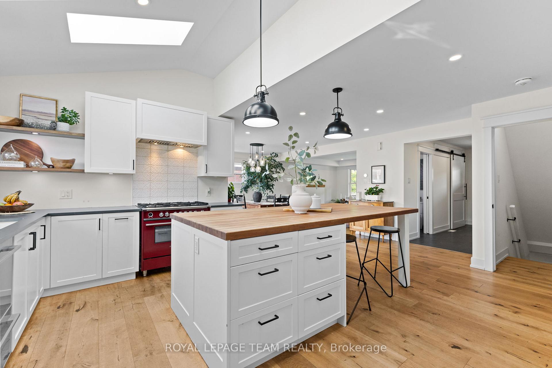 Photo 3 of 509 Windermere Avenue, Ottawa, McKellar/Highland — HOMEH