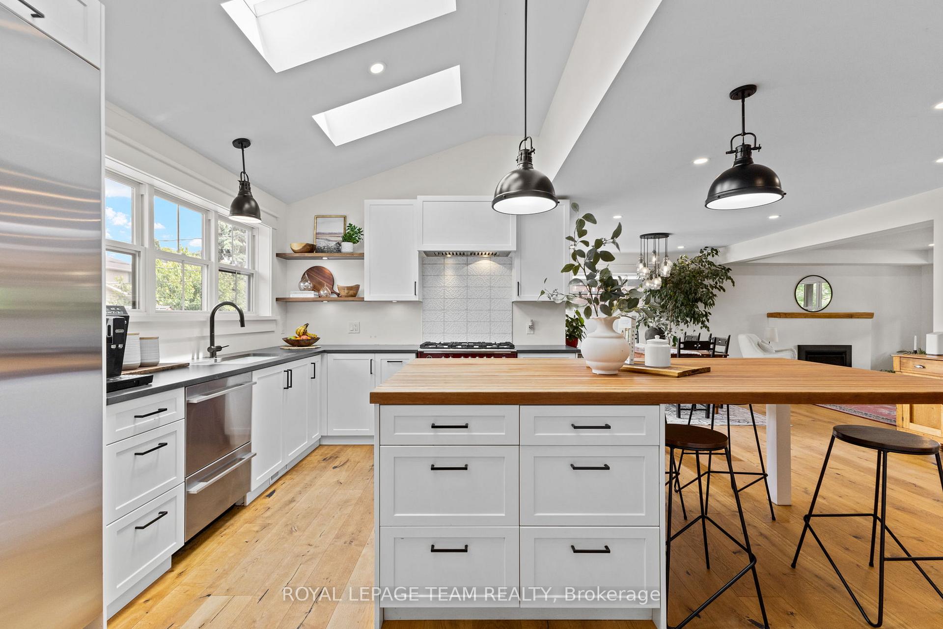 Photo 4 of 509 Windermere Avenue, Ottawa, McKellar/Highland — HOMEH