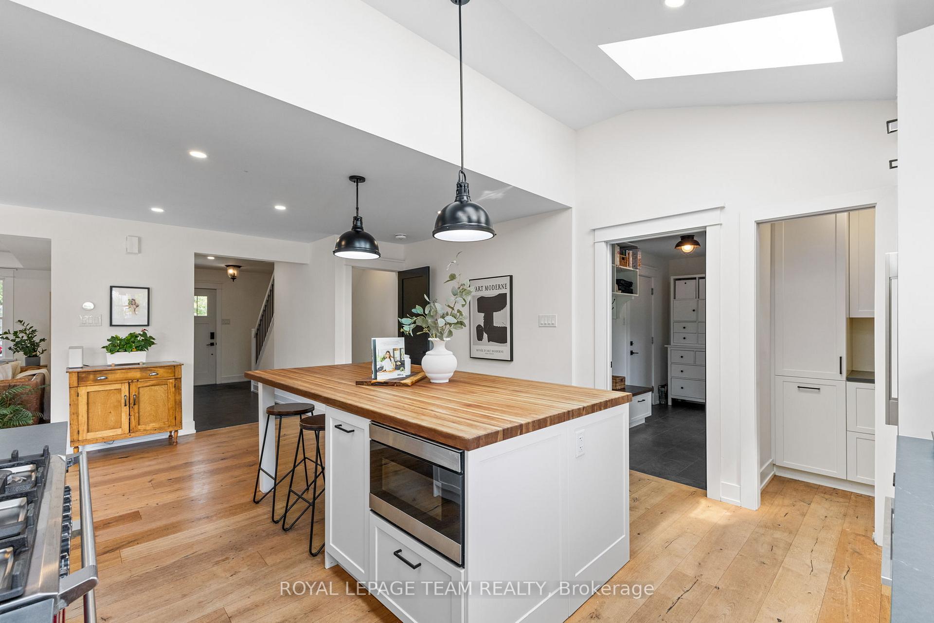 Photo 9 of 509 Windermere Avenue, Ottawa, McKellar/Highland — HOMEH