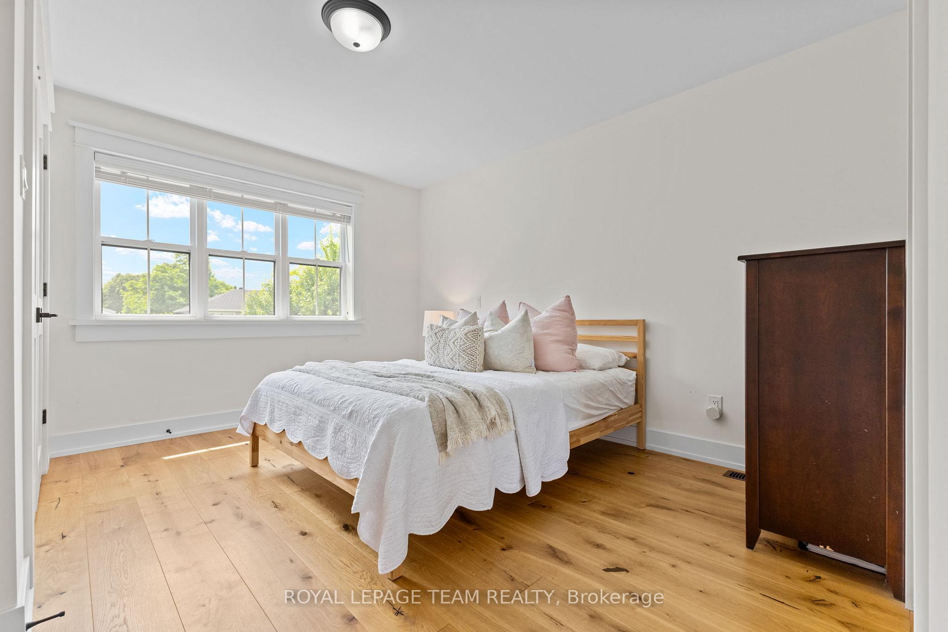Photo 23 of 509 Windermere Avenue, Ottawa, McKellar/Highland — HOMEH