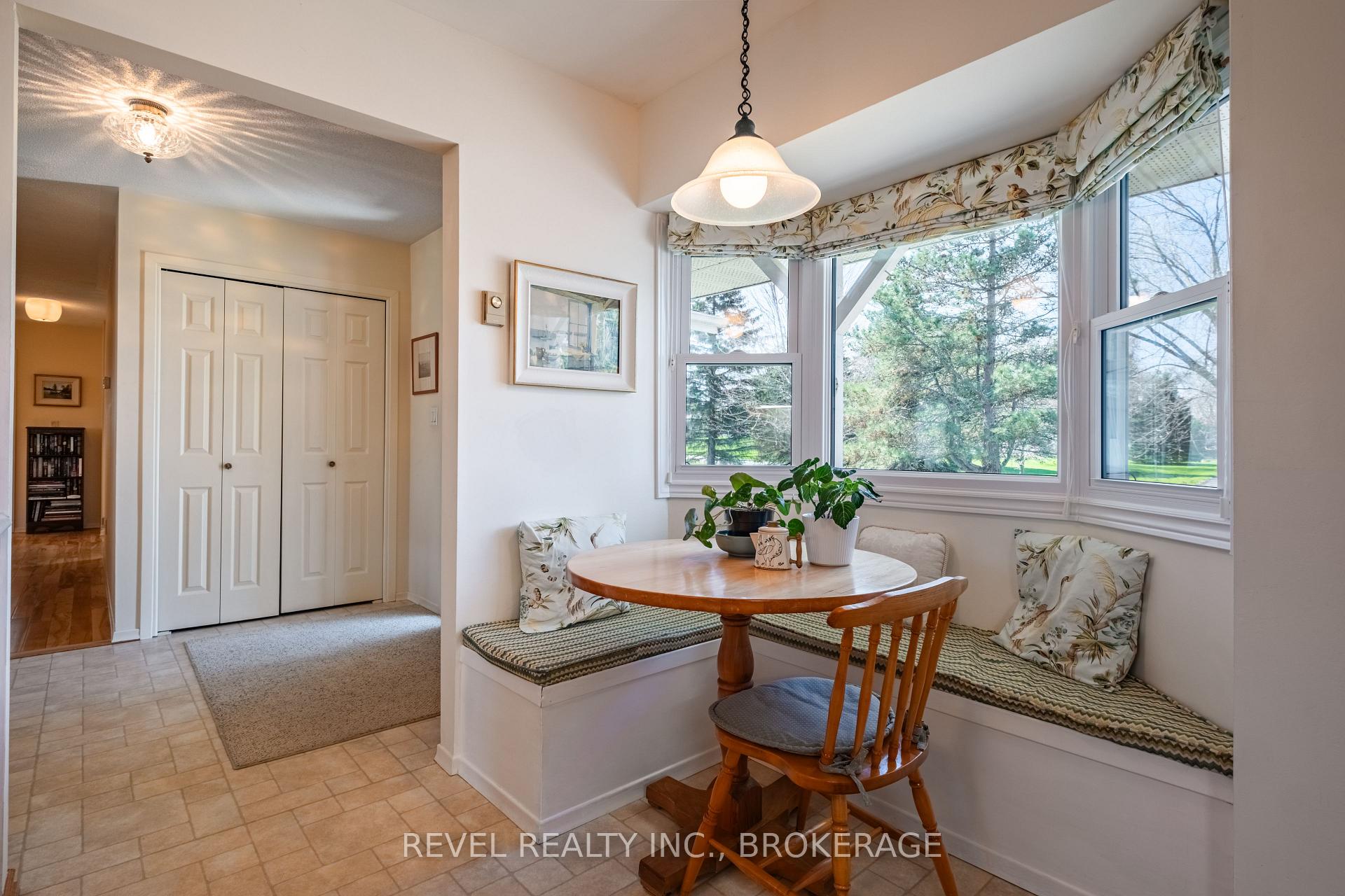 Photo 8 of 3744 Copper Kettle Drive, Frontenac, Frontenac South — HOMEH