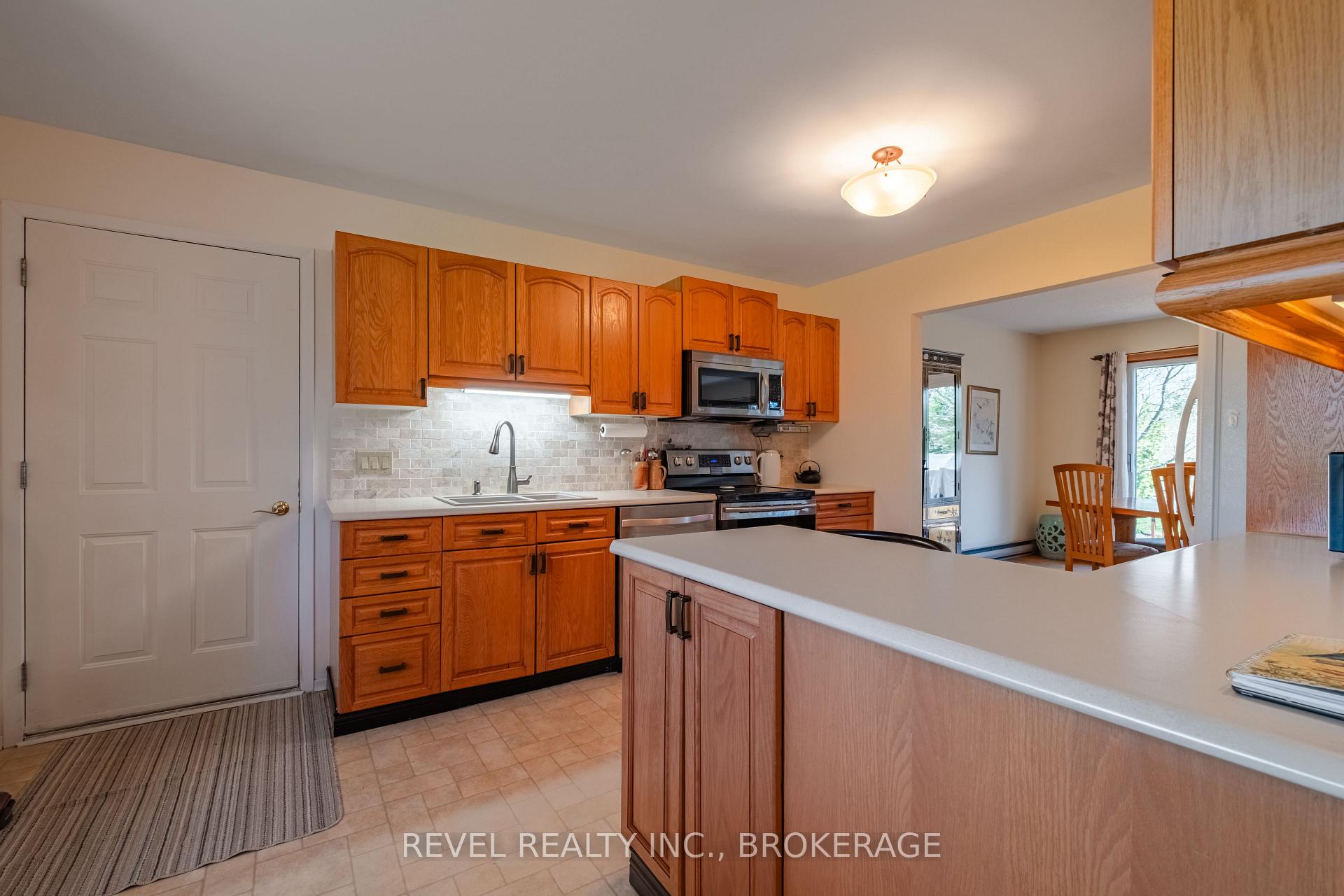 Photo 9 of 3744 Copper Kettle Drive, Frontenac, Frontenac South — HOMEH