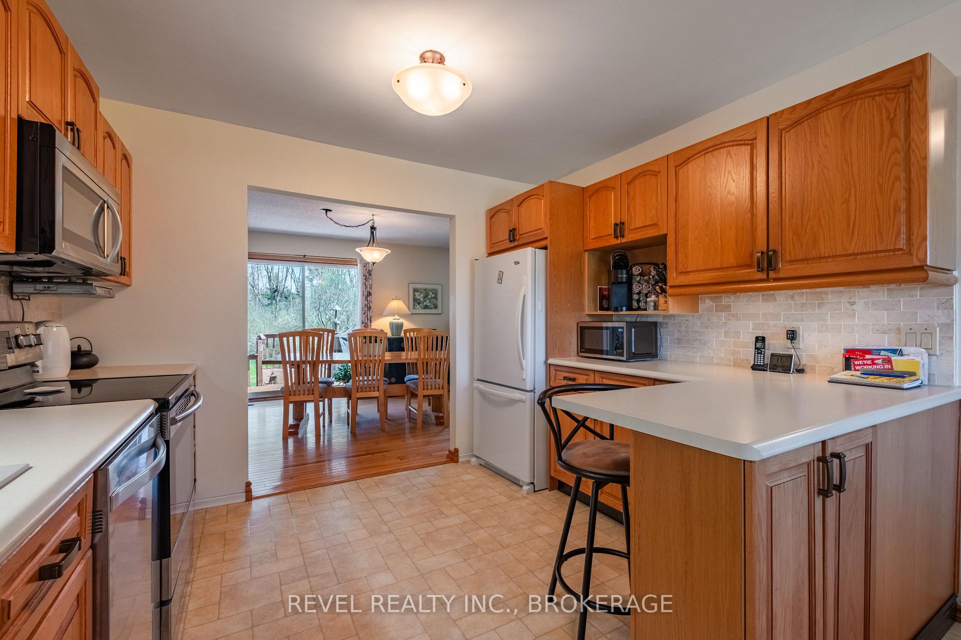 Photo 10 of 3744 Copper Kettle Drive, Frontenac, Frontenac South — HOMEH