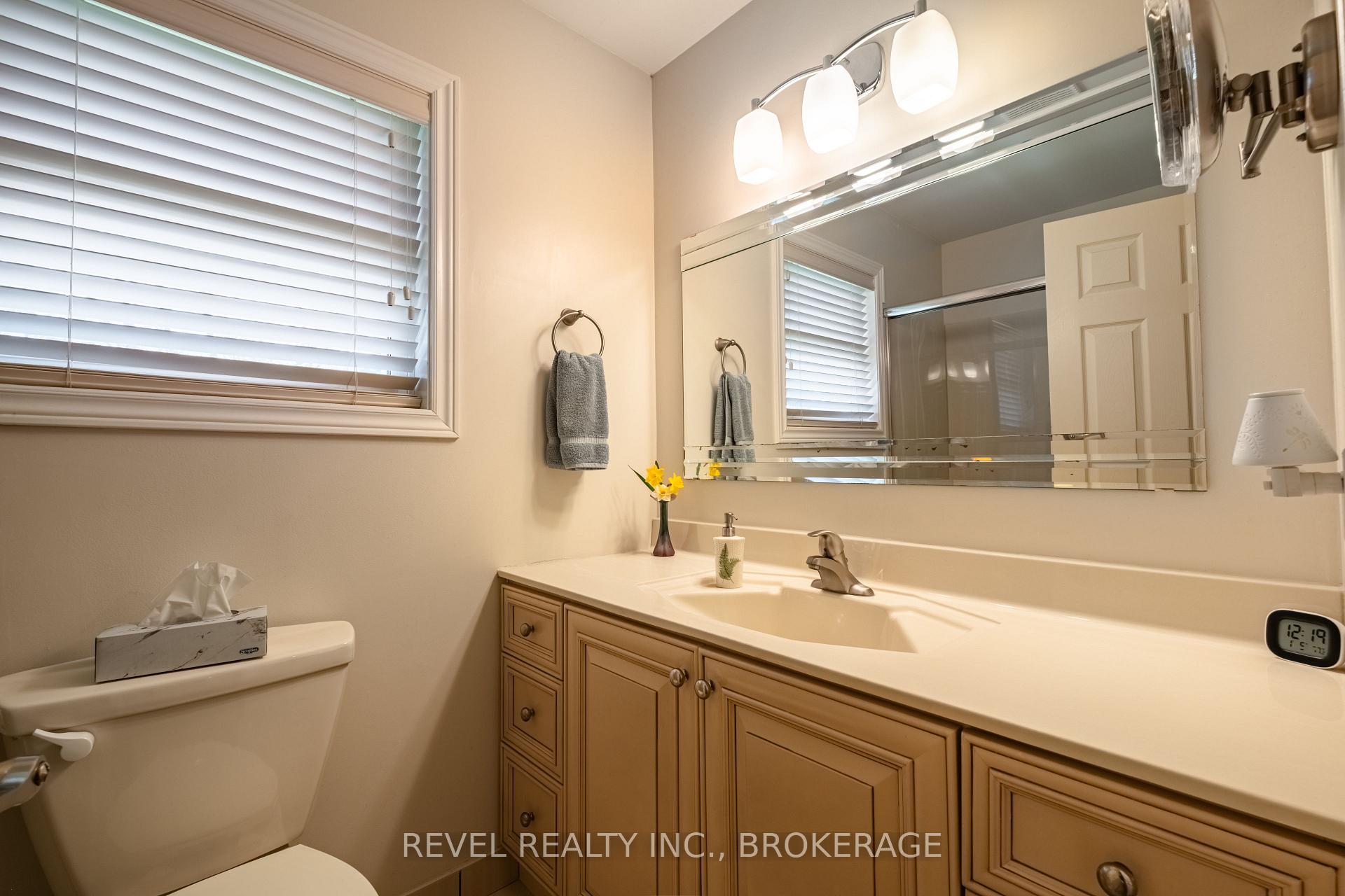 Photo 23 of 3744 Copper Kettle Drive, Frontenac, Frontenac South — HOMEH
