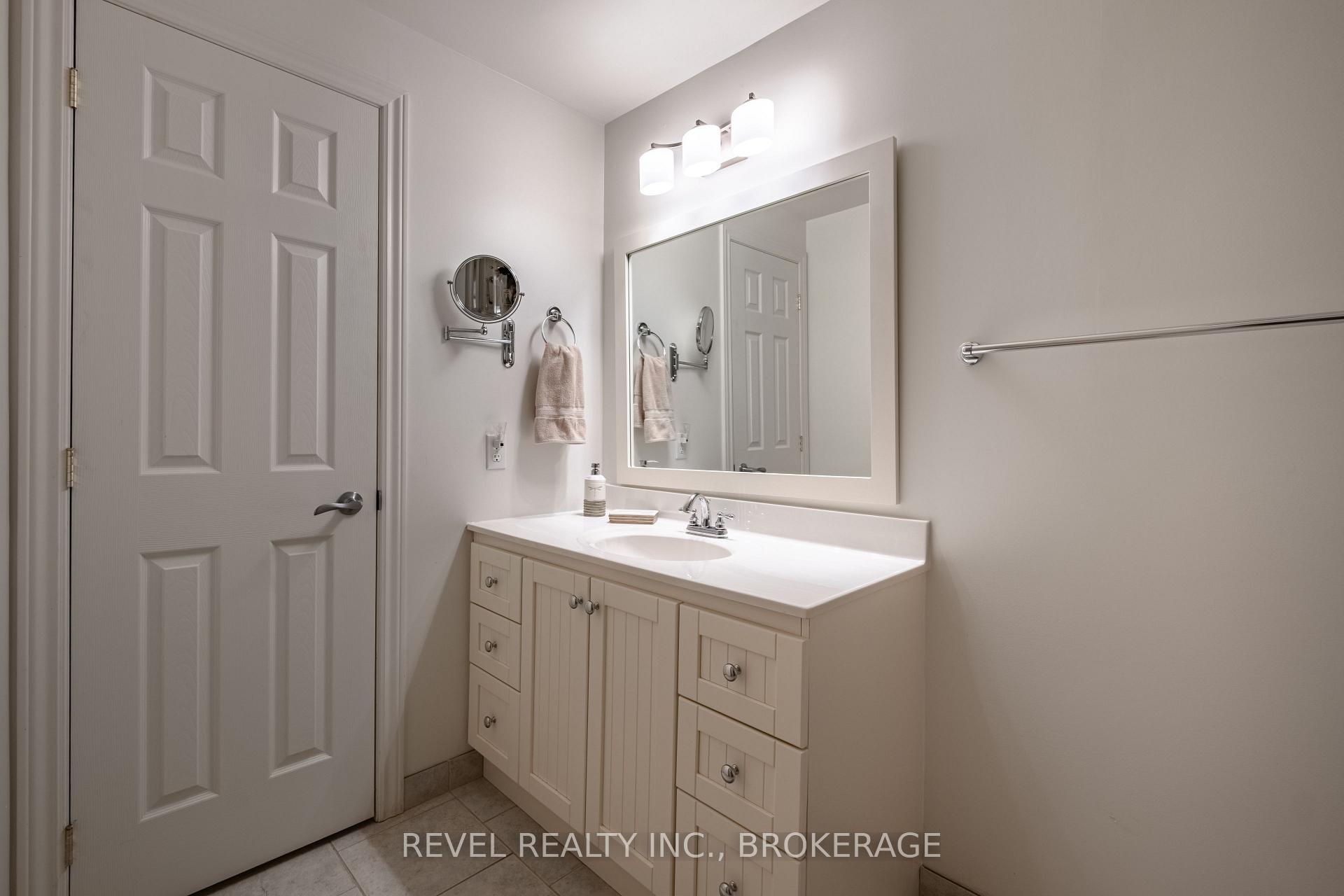 Photo 32 of 3744 Copper Kettle Drive, Frontenac, Frontenac South — HOMEH
