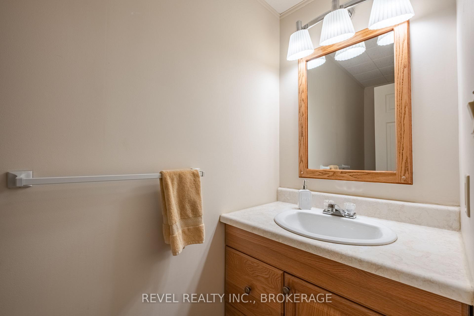 Photo 34 of 3744 Copper Kettle Drive, Frontenac, Frontenac South — HOMEH