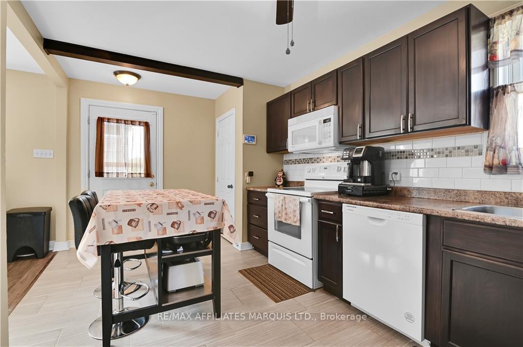 Photo 4 of 637 Bedford Street, Cornwall — HOMEH
