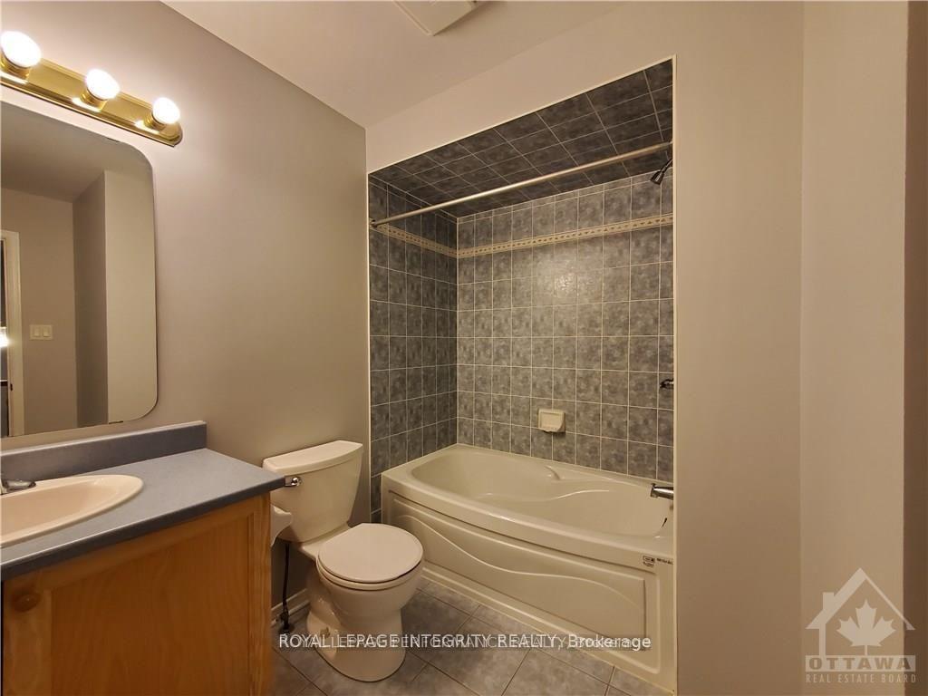 Photo 11 of 22 Plumas Gate, Ottawa, Barrhaven - Longfields — HOMEH