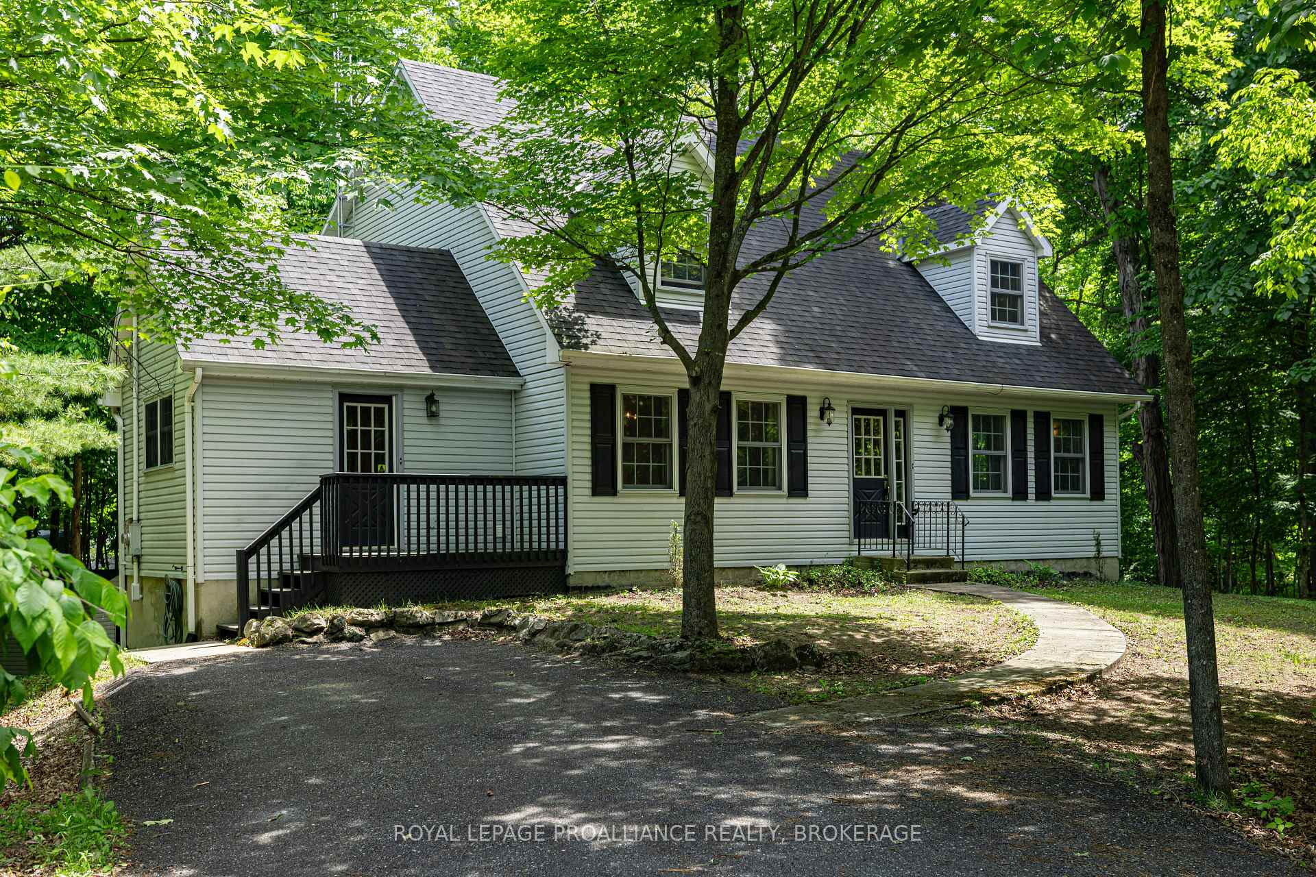 Front of 1403 Norway Road