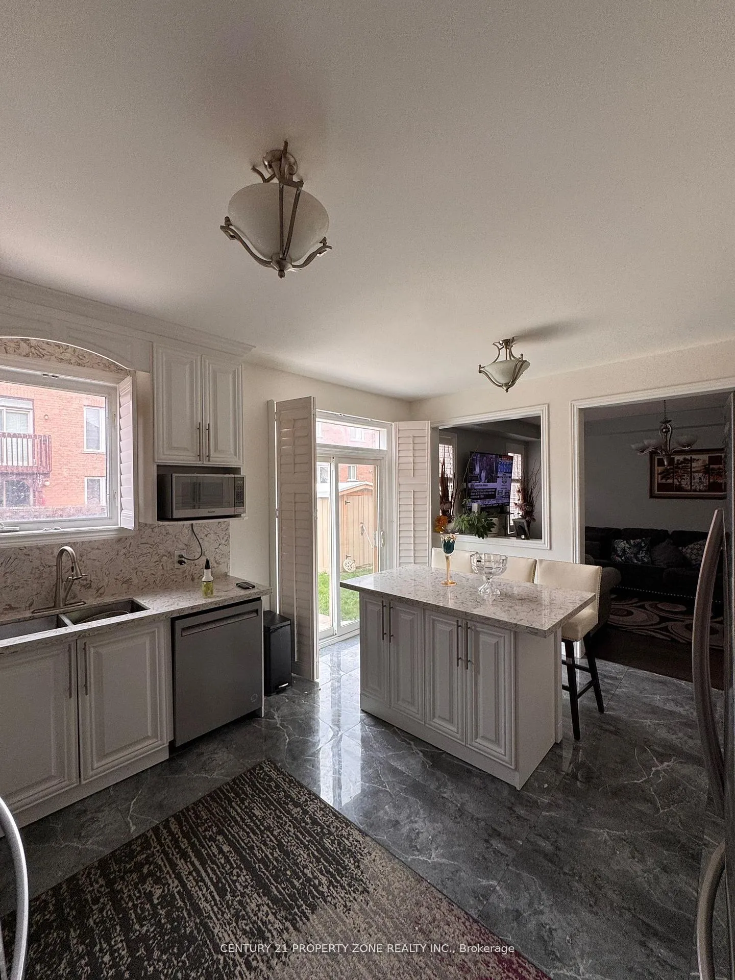 Photo 3 of Unit Room B, 33 Gamson Crescent, Brampton, Sandringham-Wellington — HOMEH